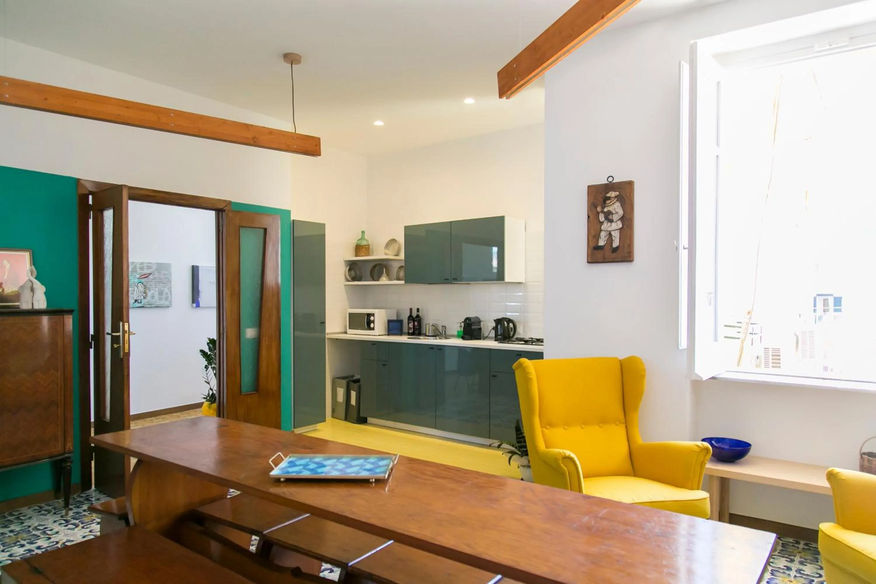 Communal kitchen in A Casa di Nina Guest House