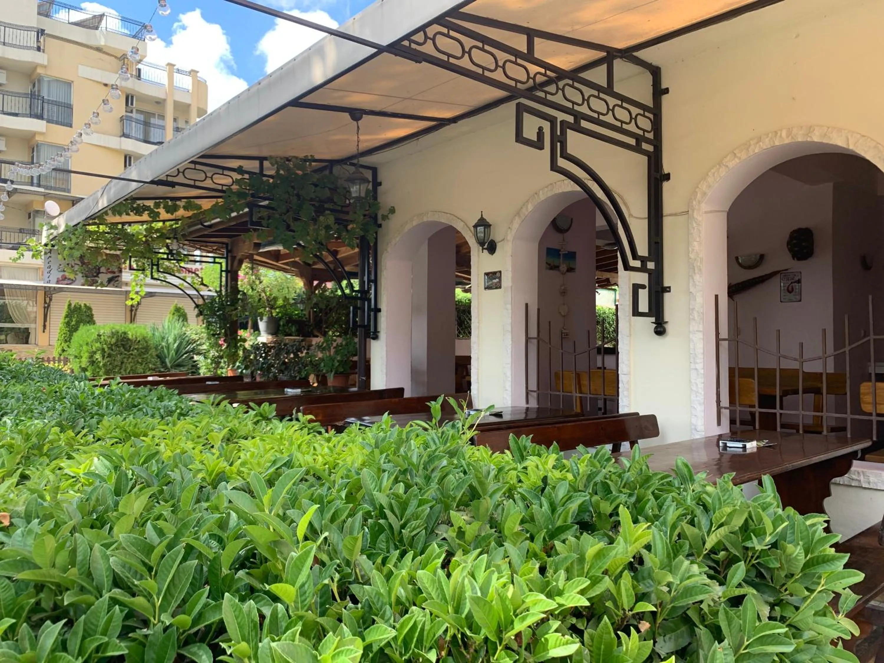 Restaurant/places to eat in Arkadia Guest House