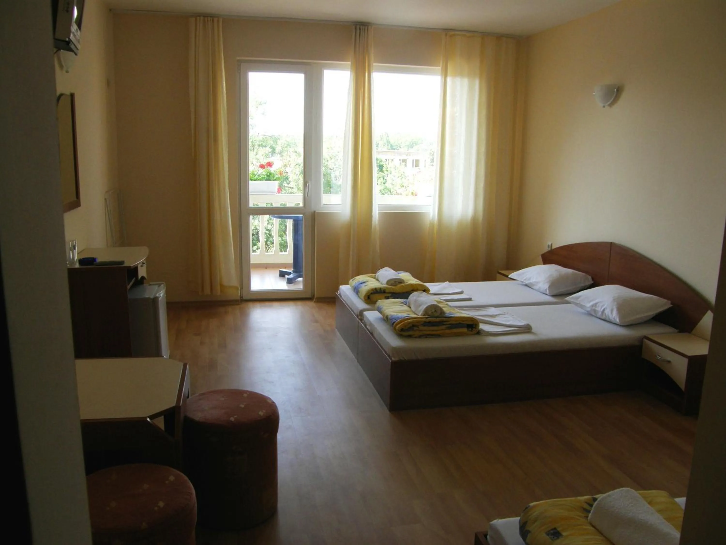 Photo of the whole room, Bed in Arkadia Guest House