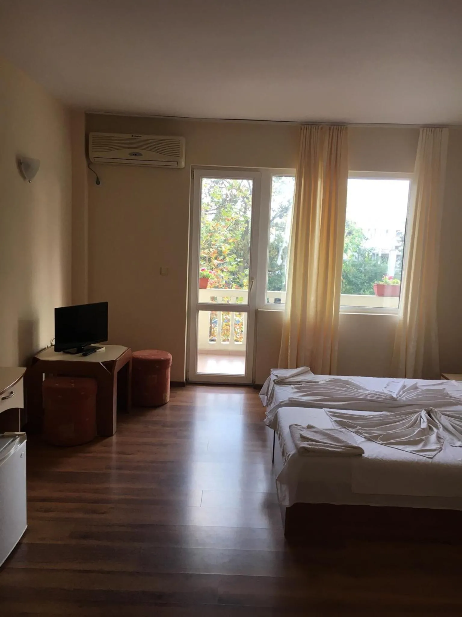 Photo of the whole room, Bed in Arkadia Guest House