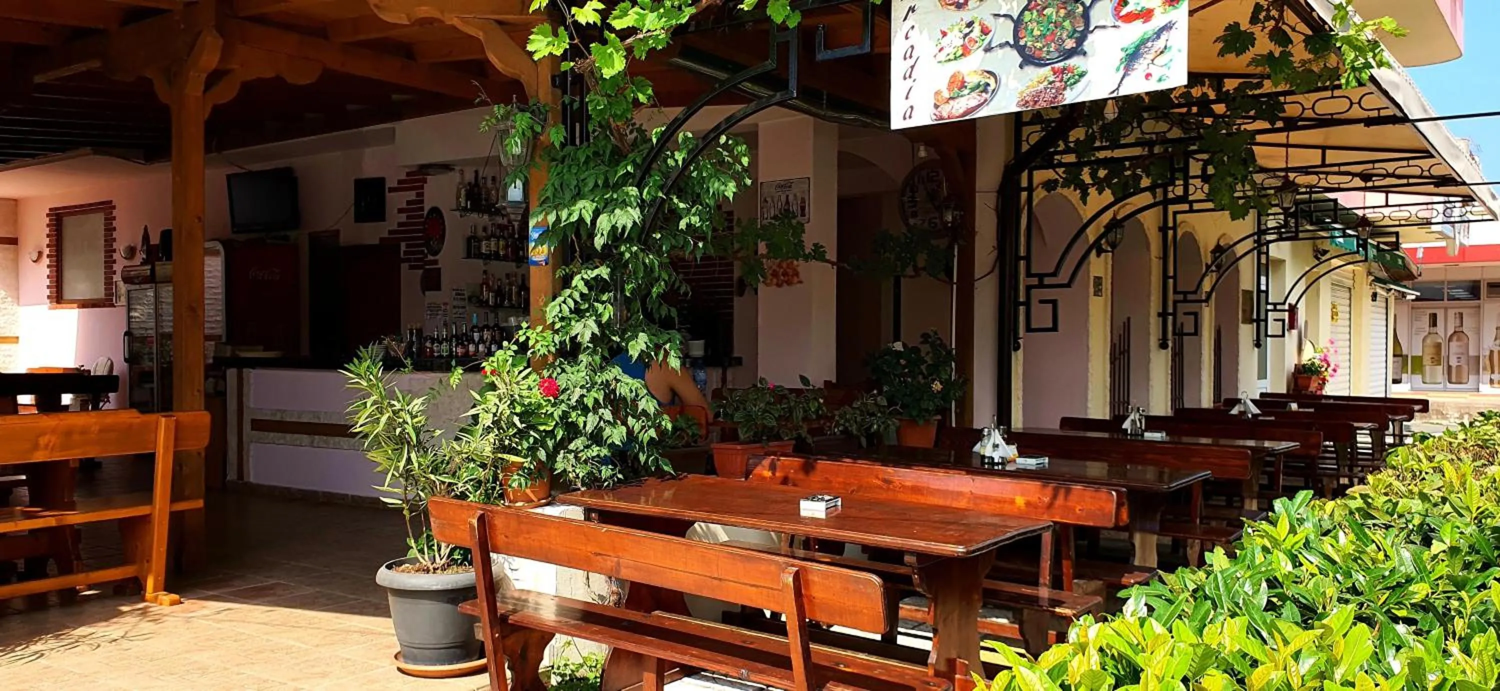 Restaurant/places to eat in Arkadia Guest House