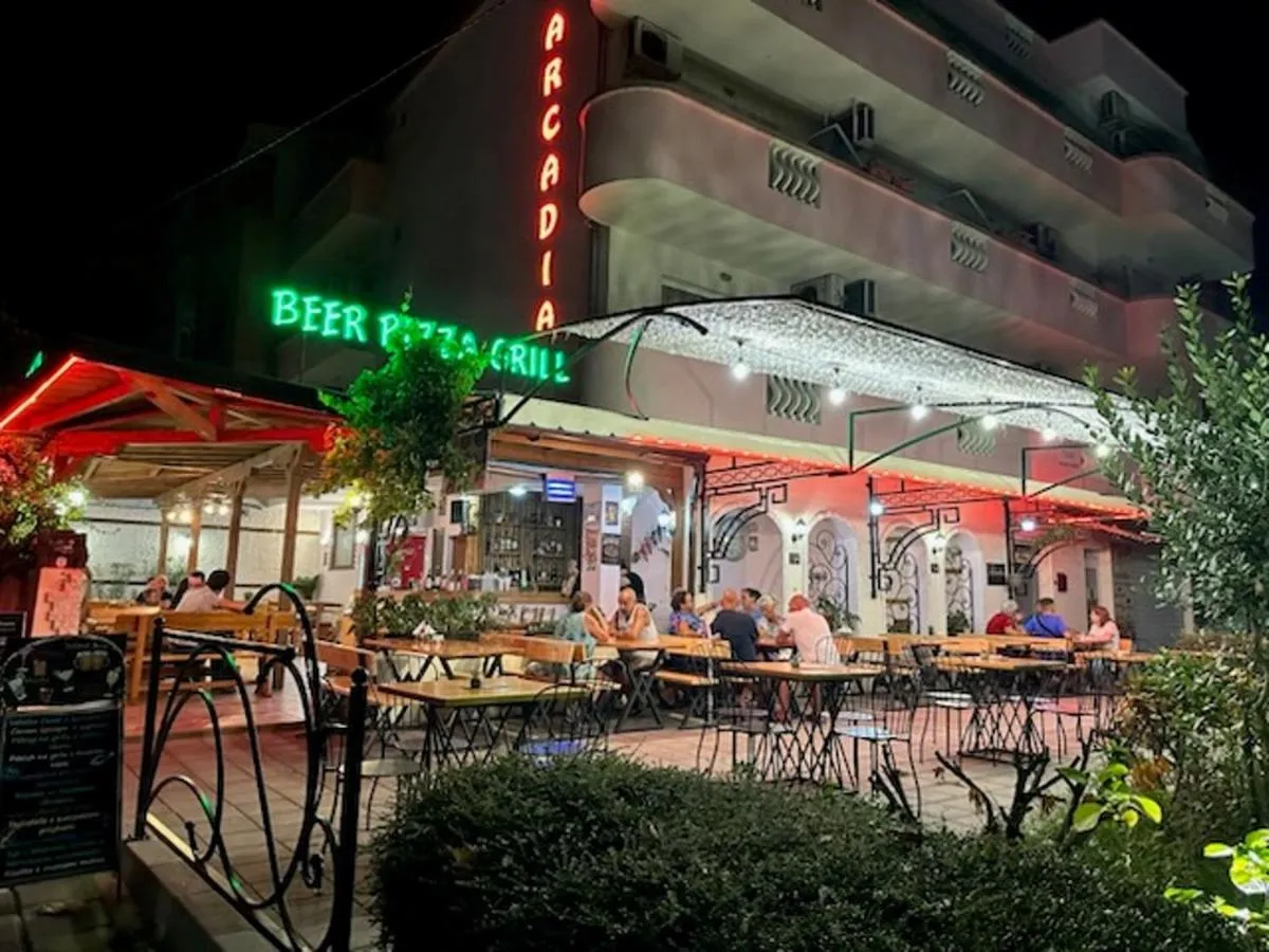 Restaurant/places to eat in Arkadia Guest House