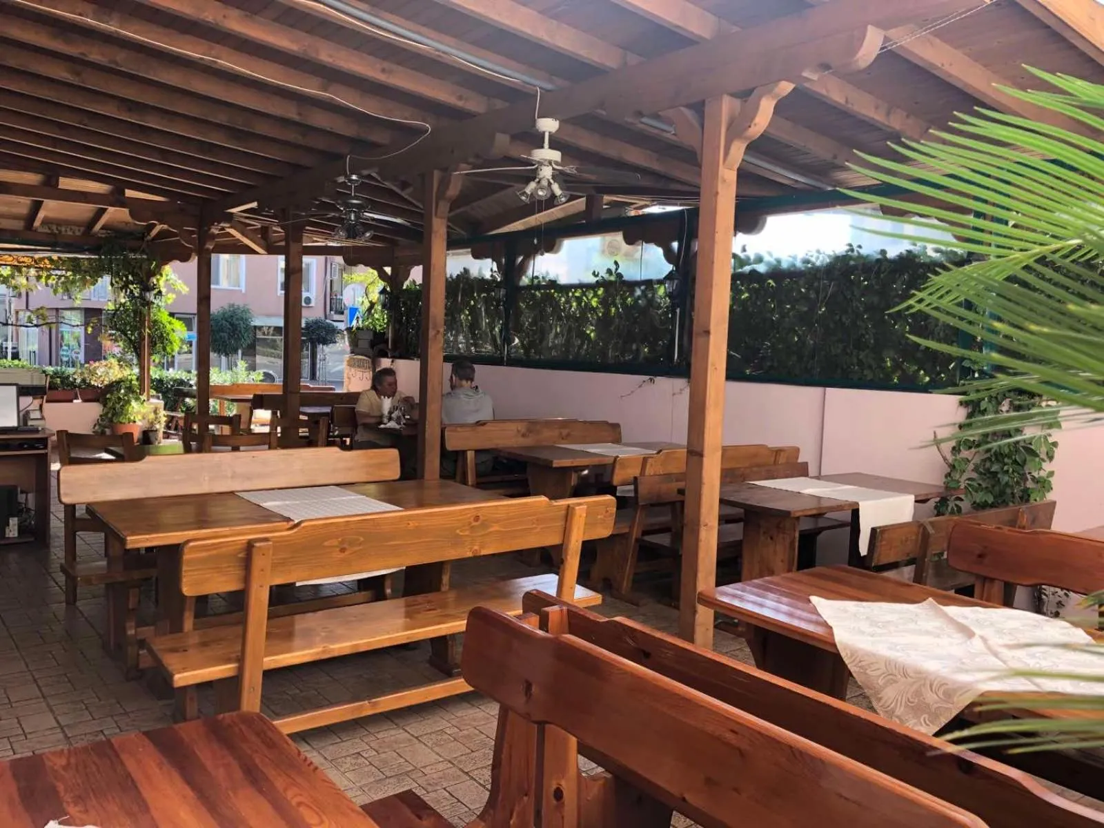Restaurant/places to eat in Arkadia Guest House