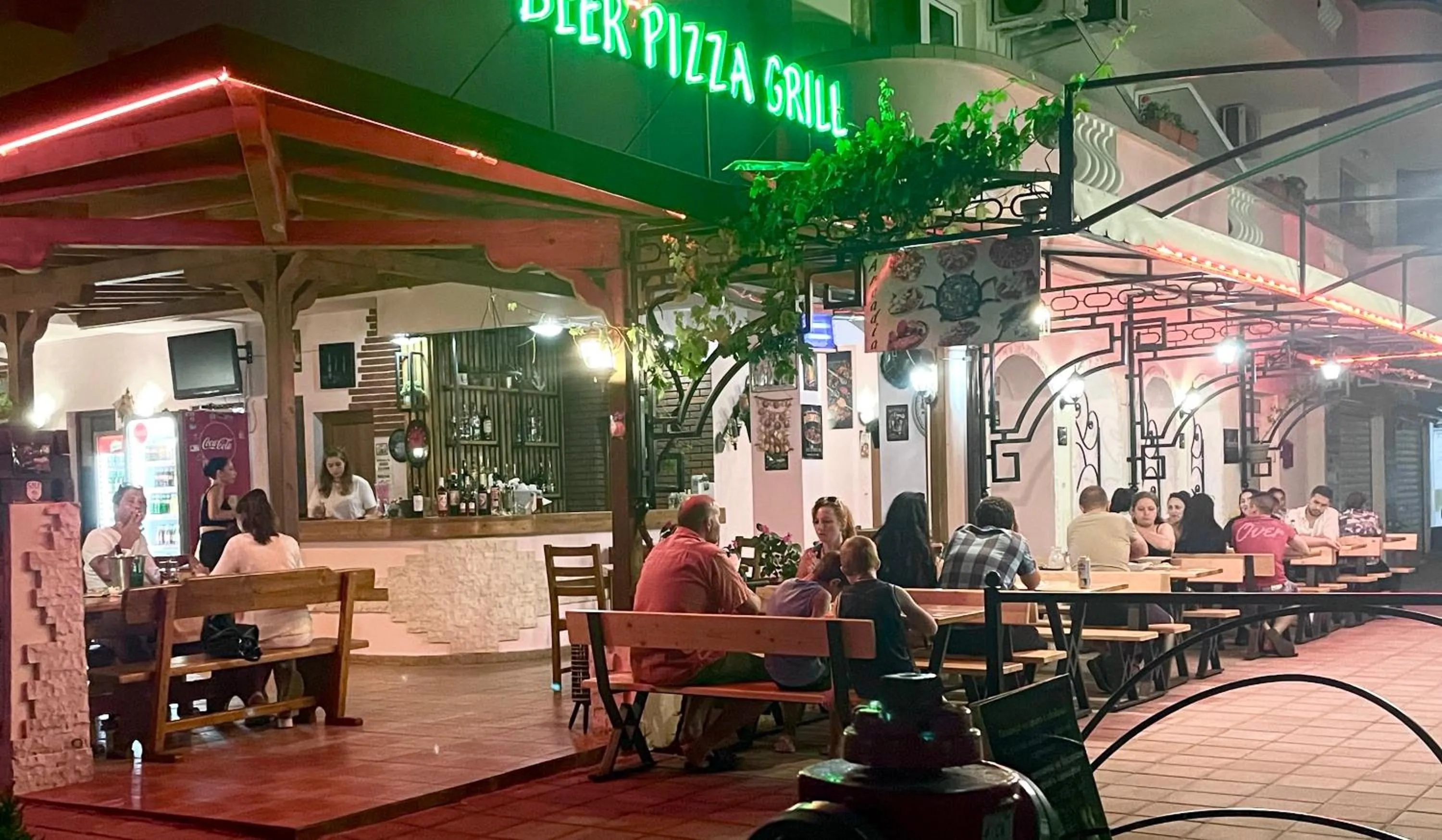 Restaurant/places to eat in Arkadia Guest House