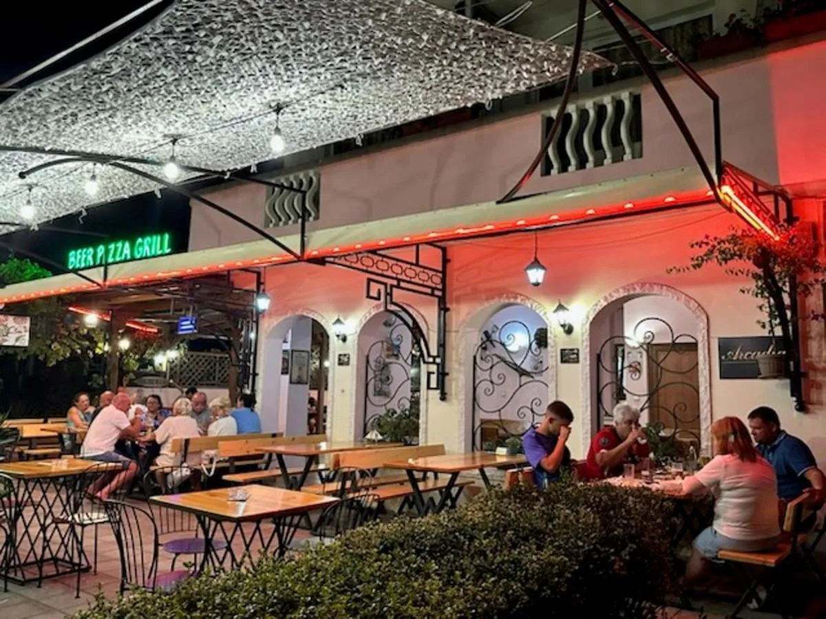 Restaurant/places to eat in Arkadia Guest House