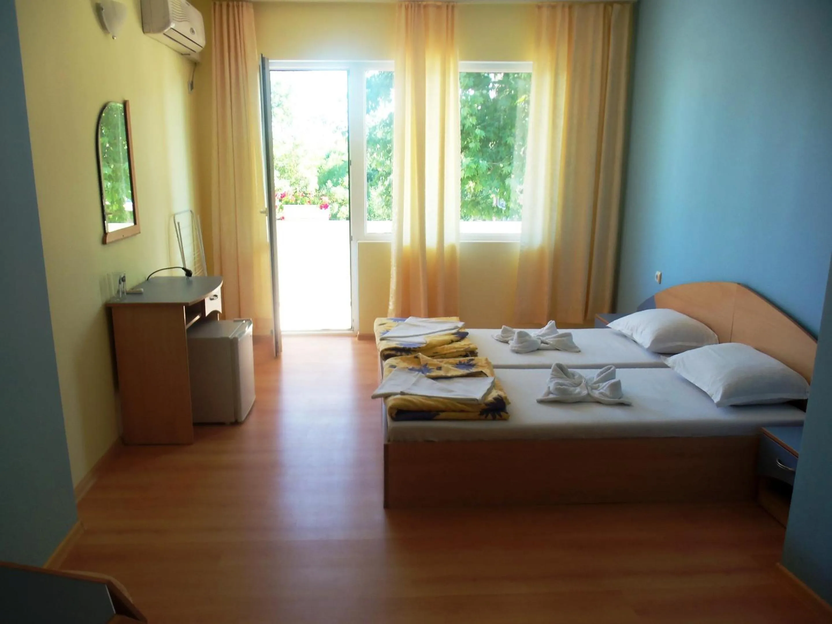 Photo of the whole room, Bed in Arkadia Guest House