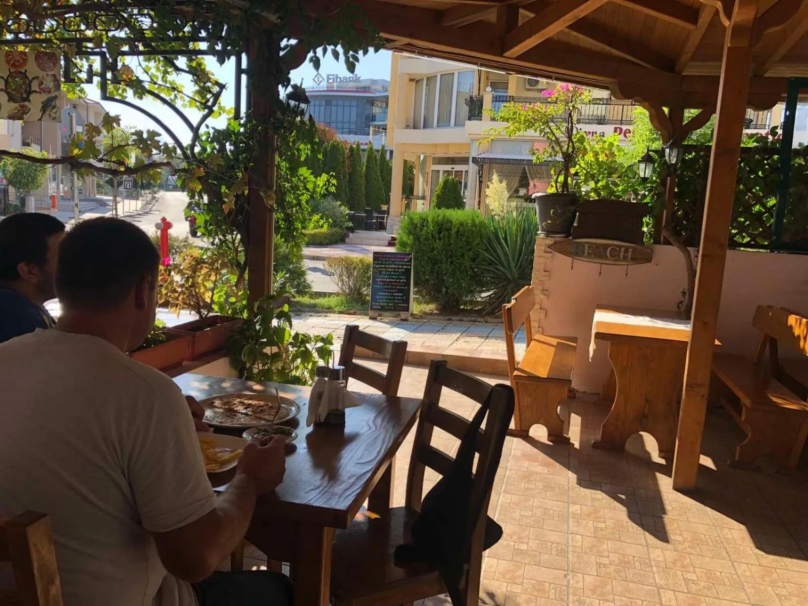 Restaurant/places to eat in Arkadia Guest House