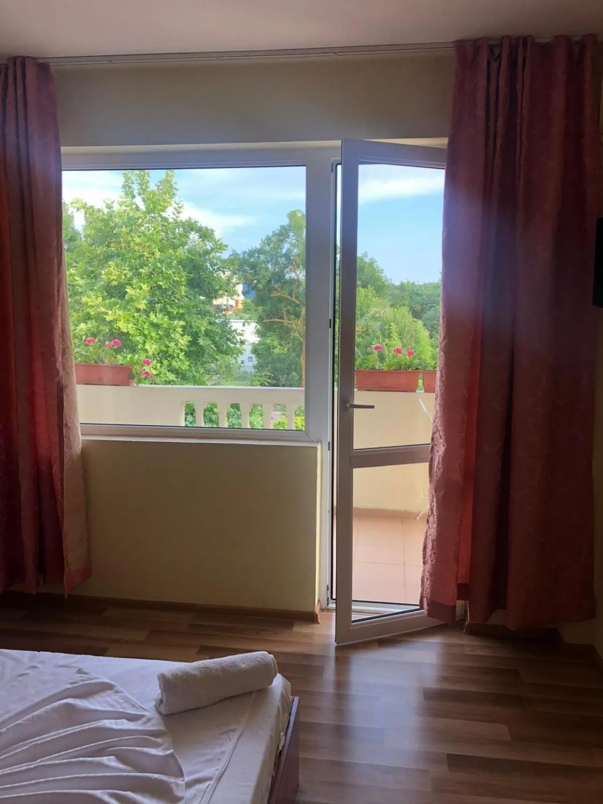 Photo of the whole room, Bed in Arkadia Guest House