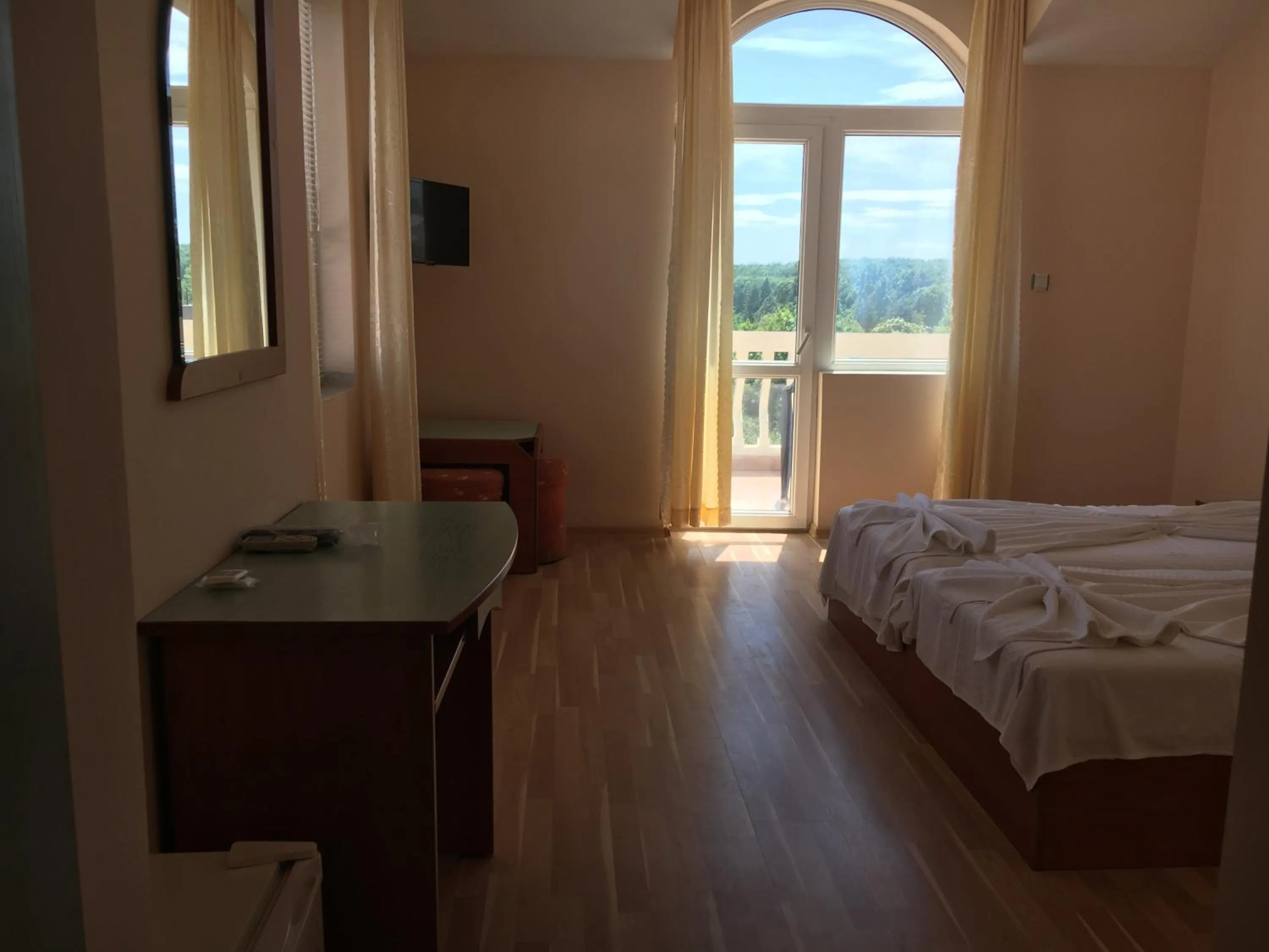 Photo of the whole room, Bed in Arkadia Guest House