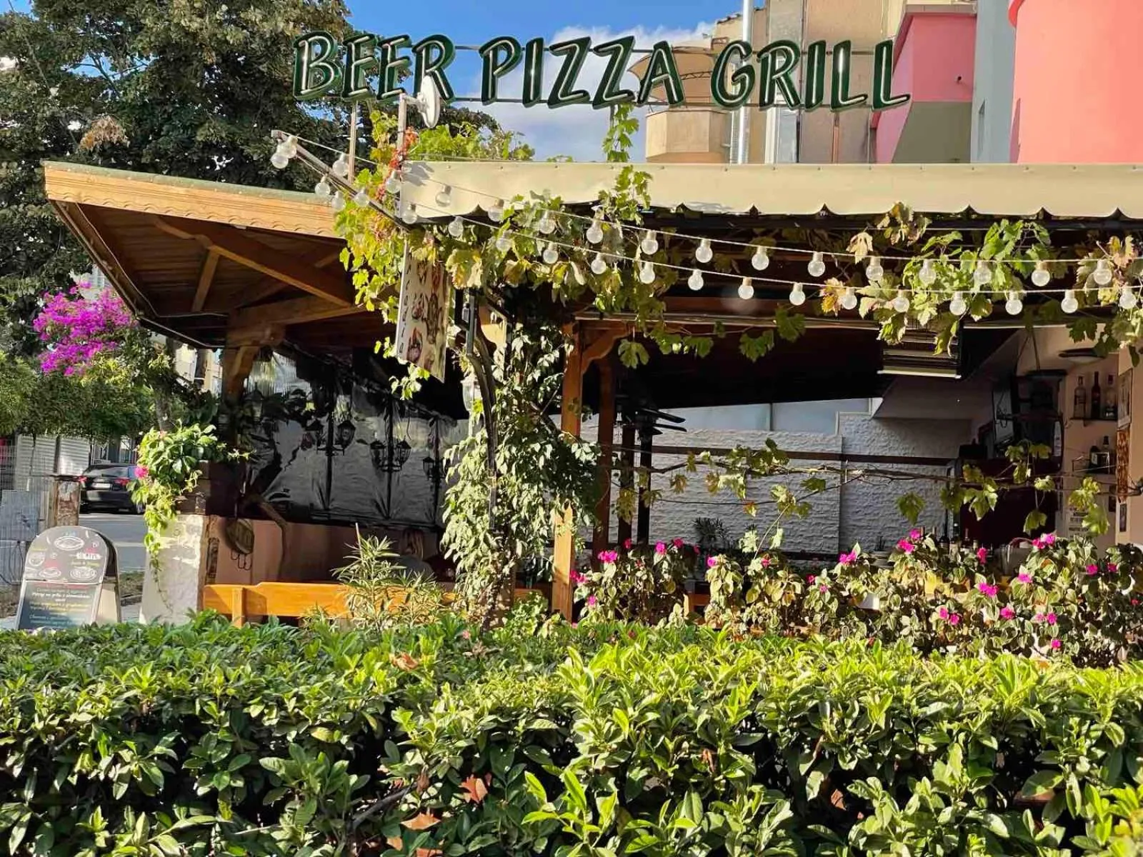Restaurant/places to eat in Arkadia Guest House