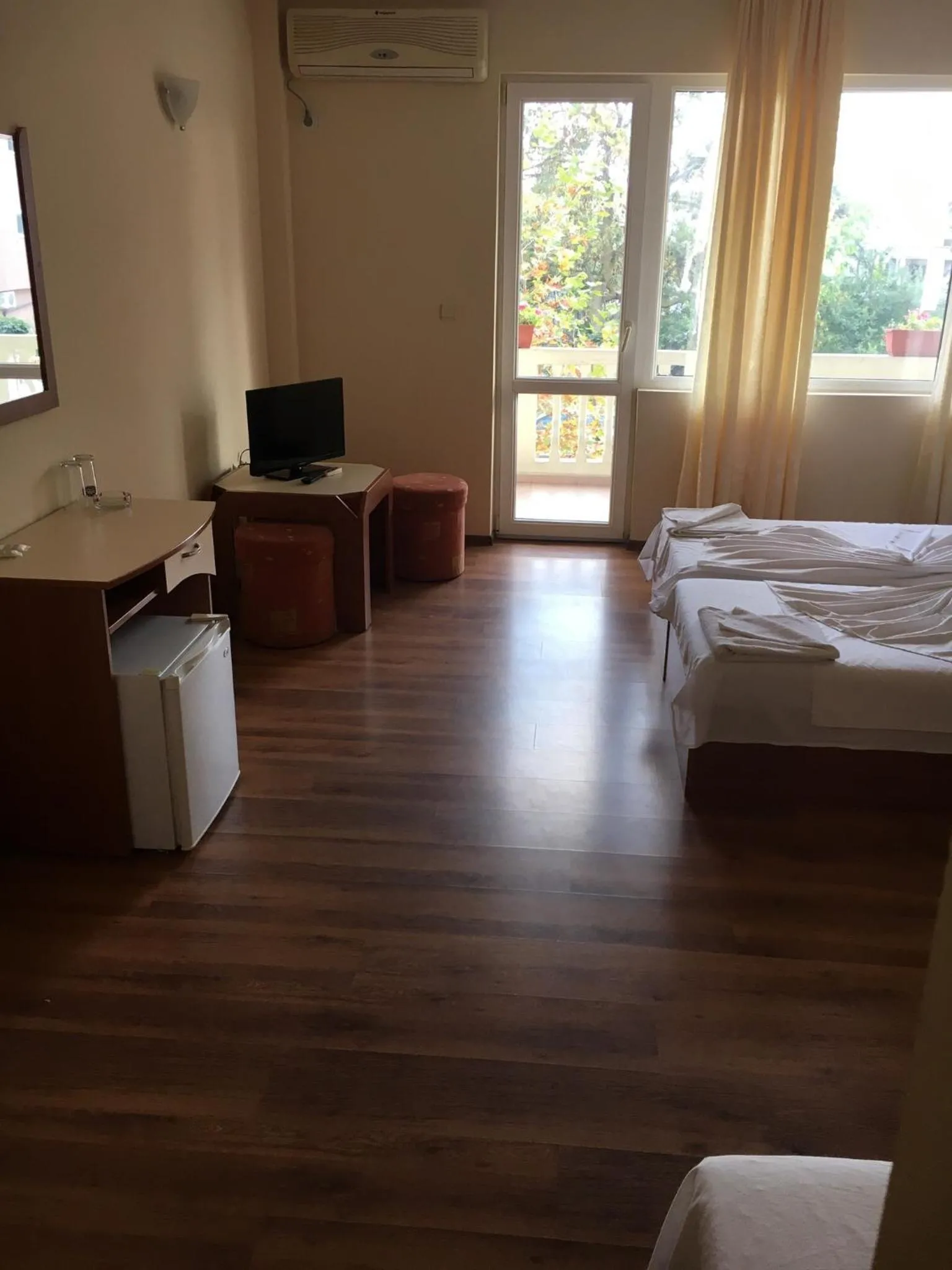 Photo of the whole room, Bed in Arkadia Guest House