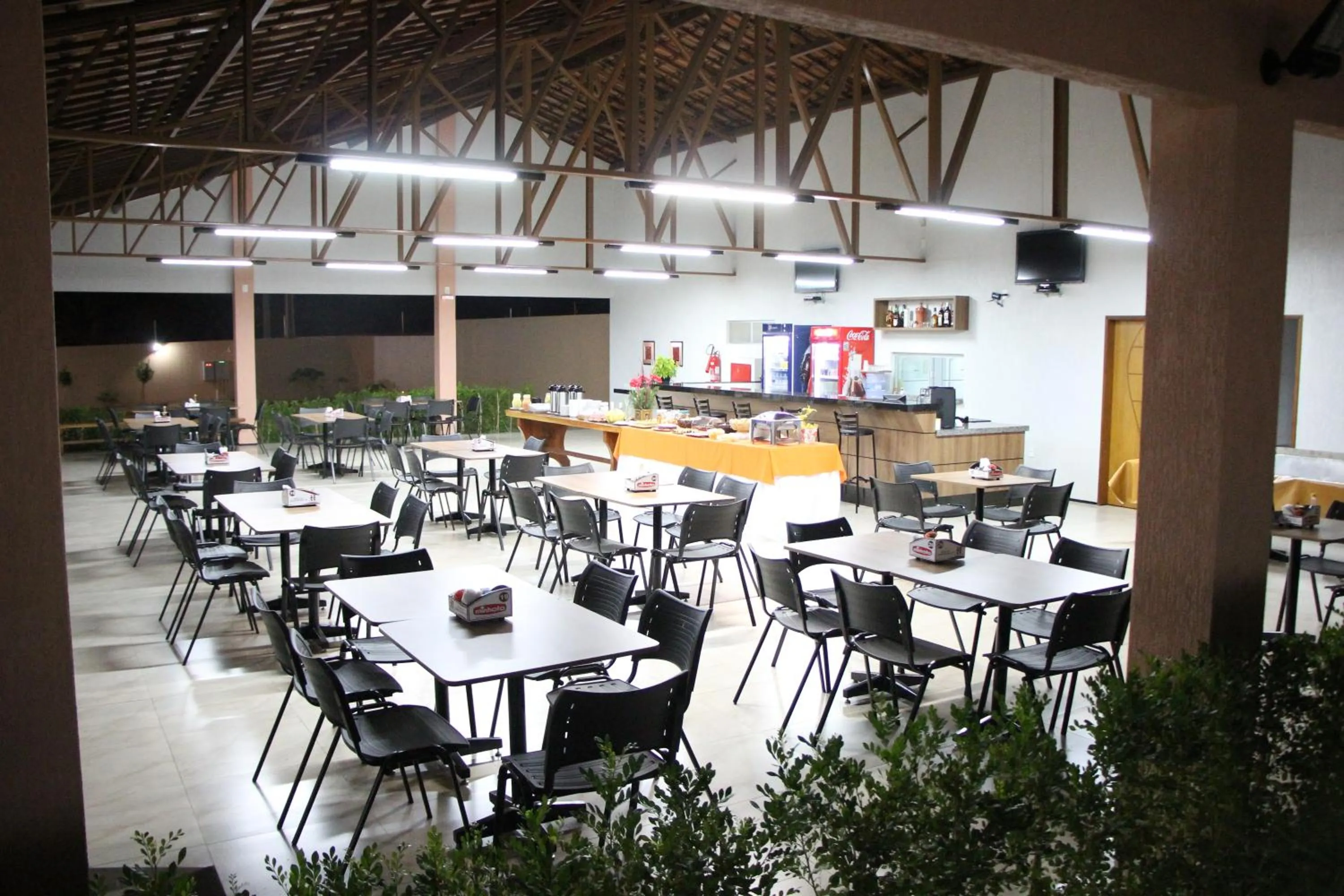 Restaurant/places to eat in Santa Rosa Hotel