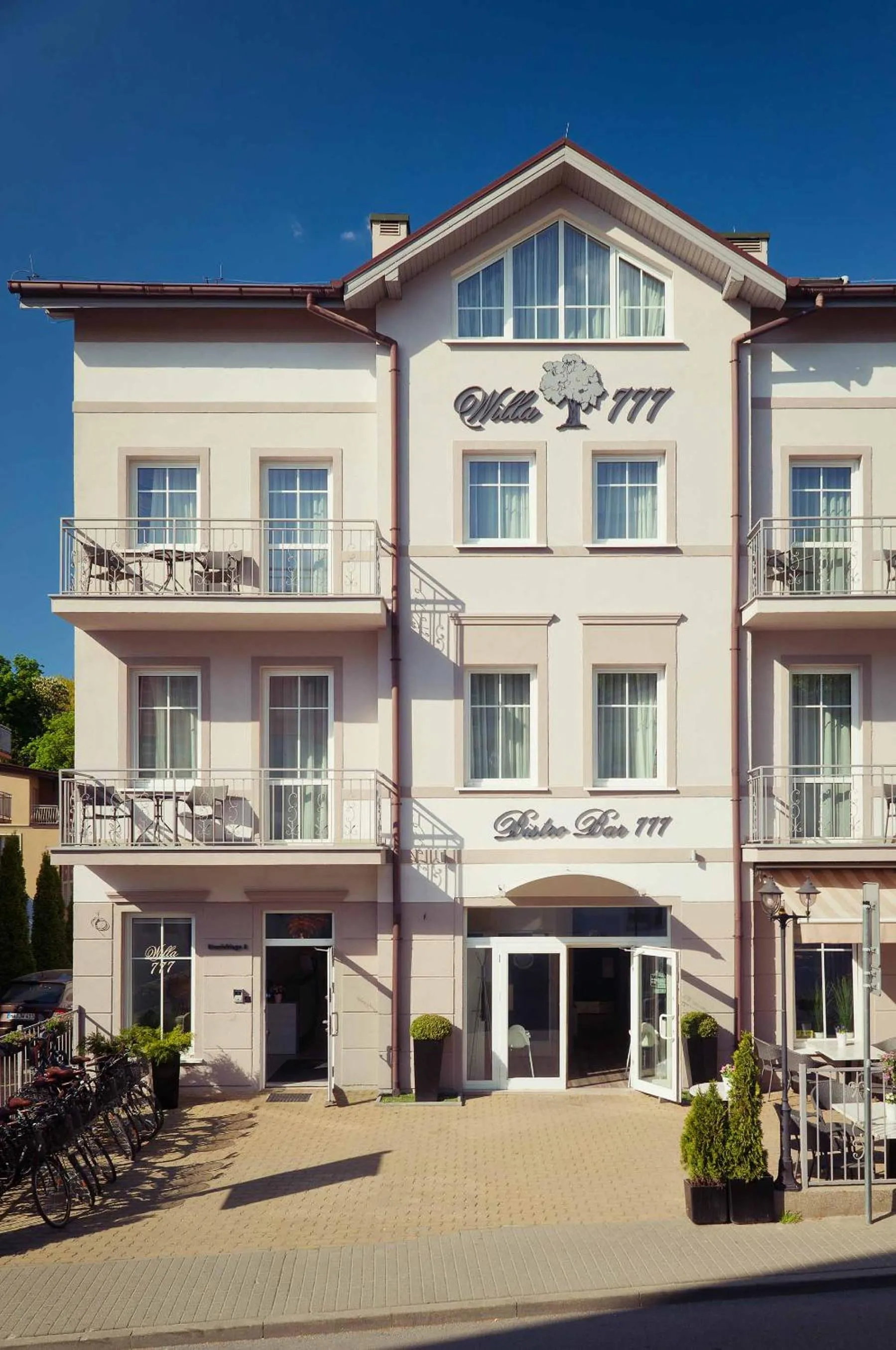 Facade/entrance in Willa 777 Krasickiego