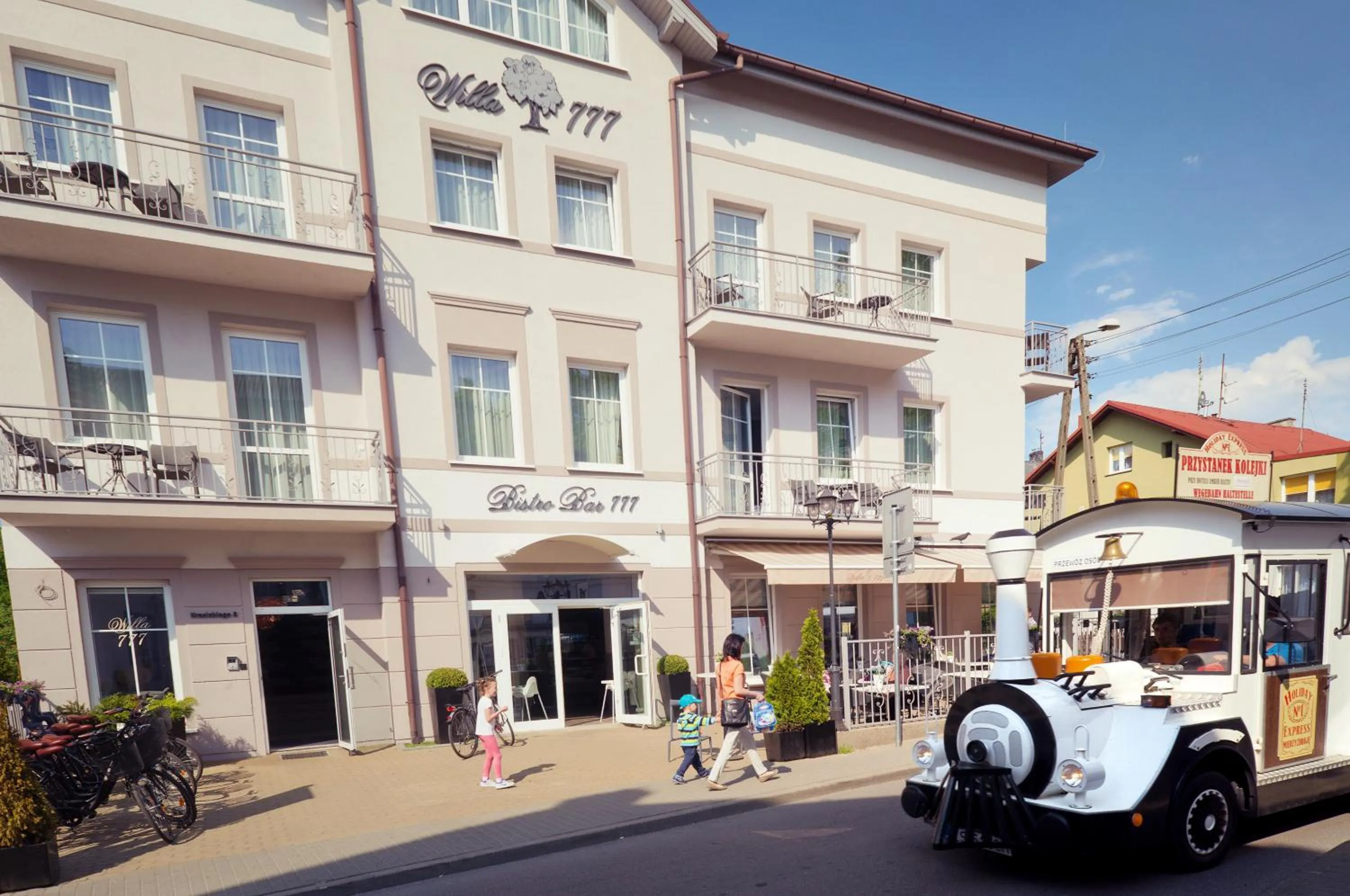 Facade/entrance in Willa 777 Krasickiego