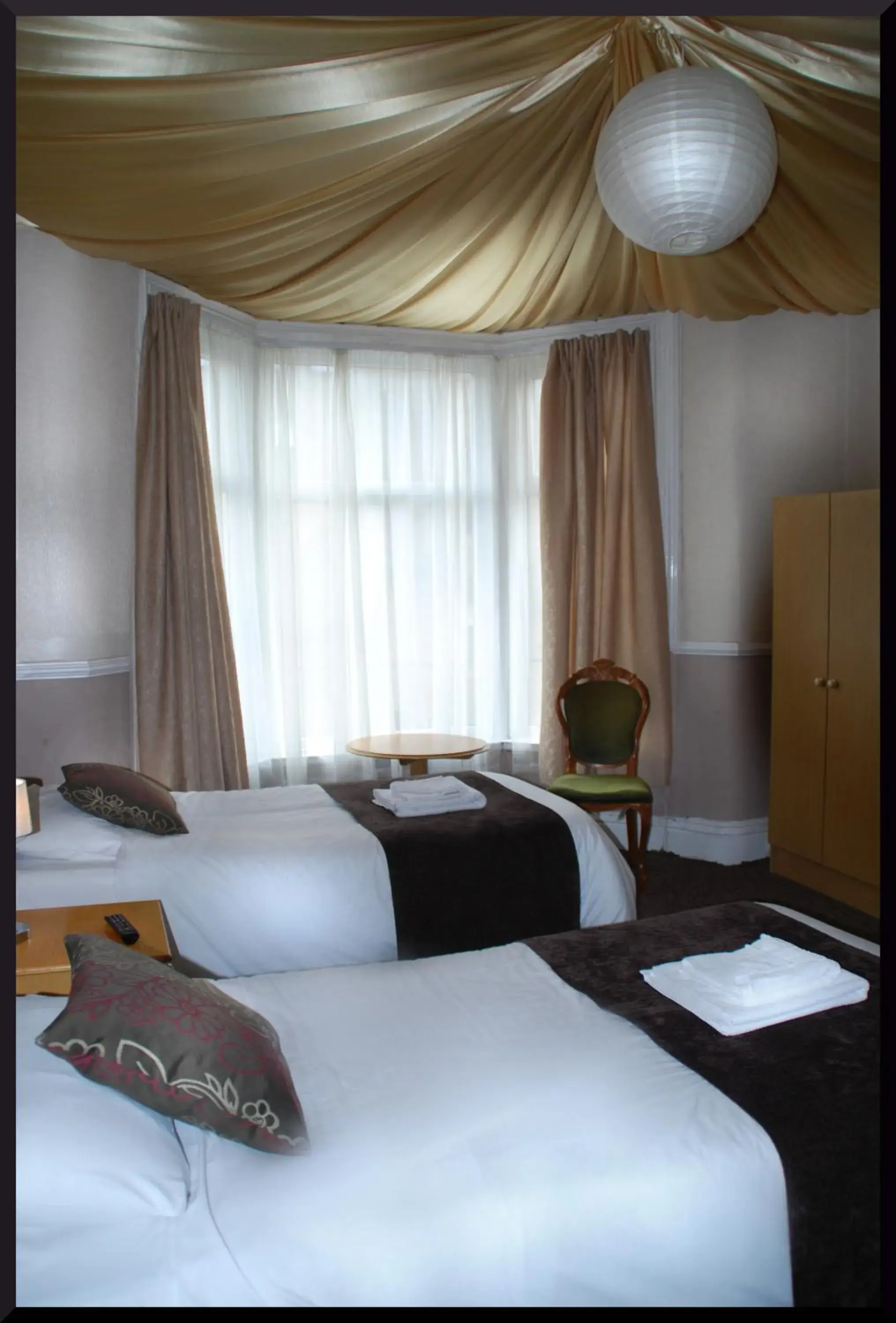 Twin Room in Hotel Vienna Twin Room in Hotel Vienna