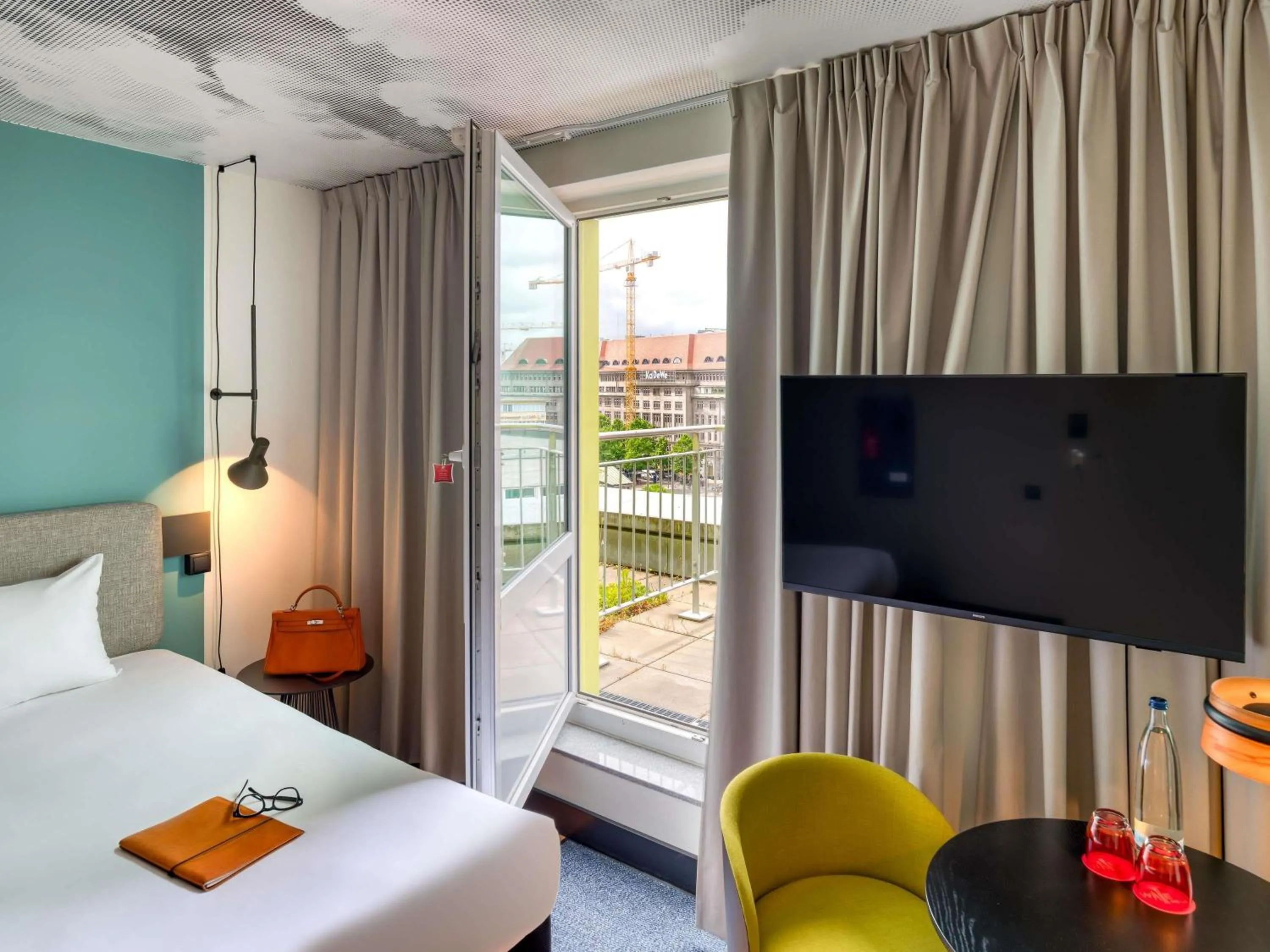 Bedroom, Bed in ibis Berlin Kurfuerstendamm - neu renoviert