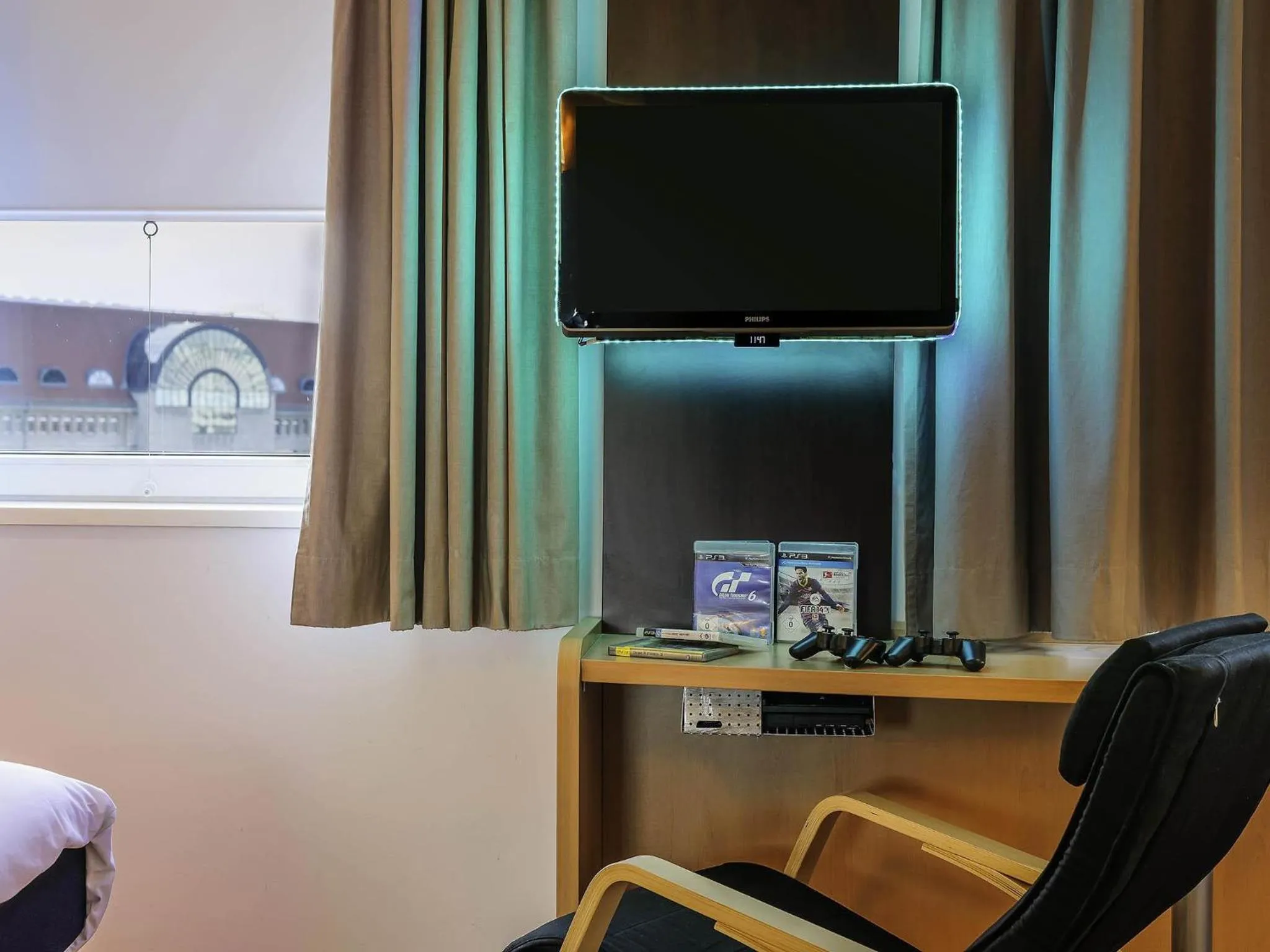 Bedroom in ibis Berlin Kurfuerstendamm - neu renoviert