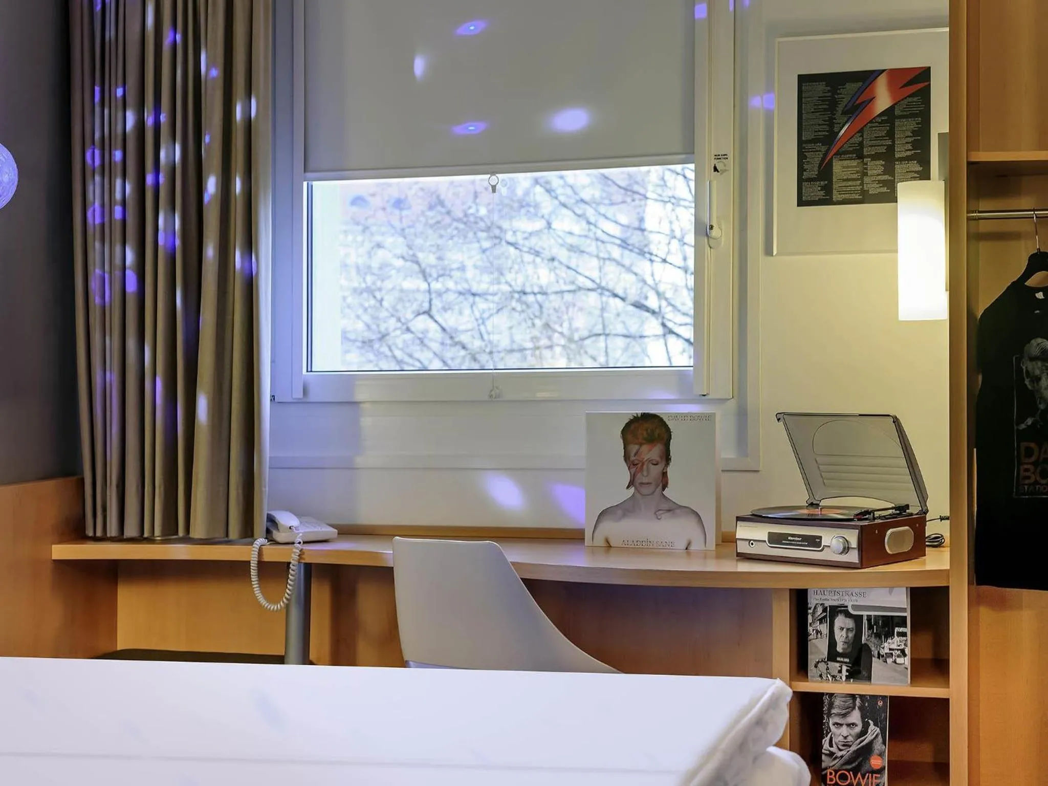 Bedroom in ibis Berlin Kurfuerstendamm - neu renoviert