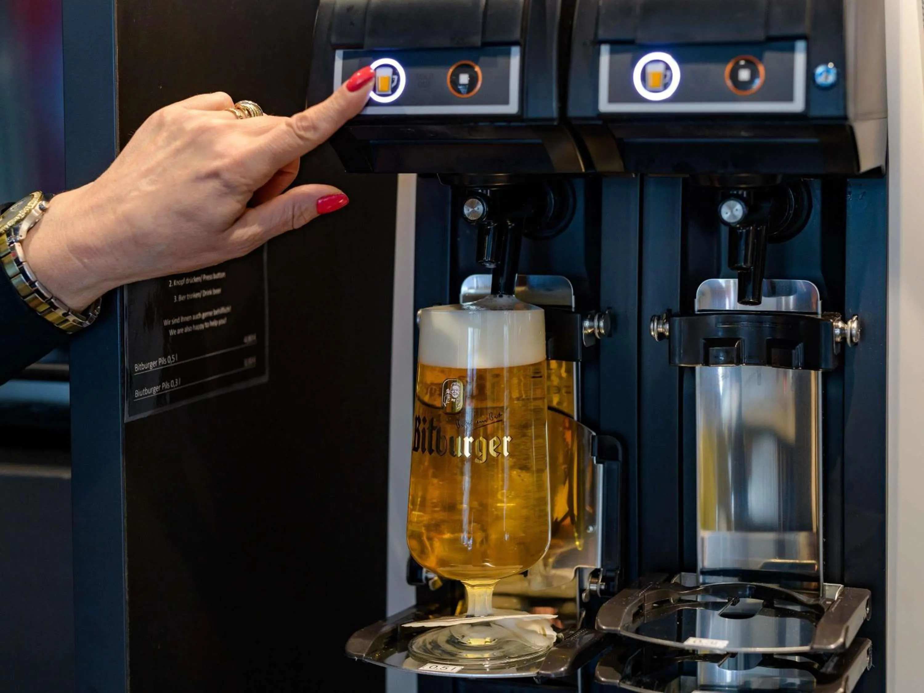 Lounge or bar in ibis Berlin Kurfuerstendamm - neu renoviert