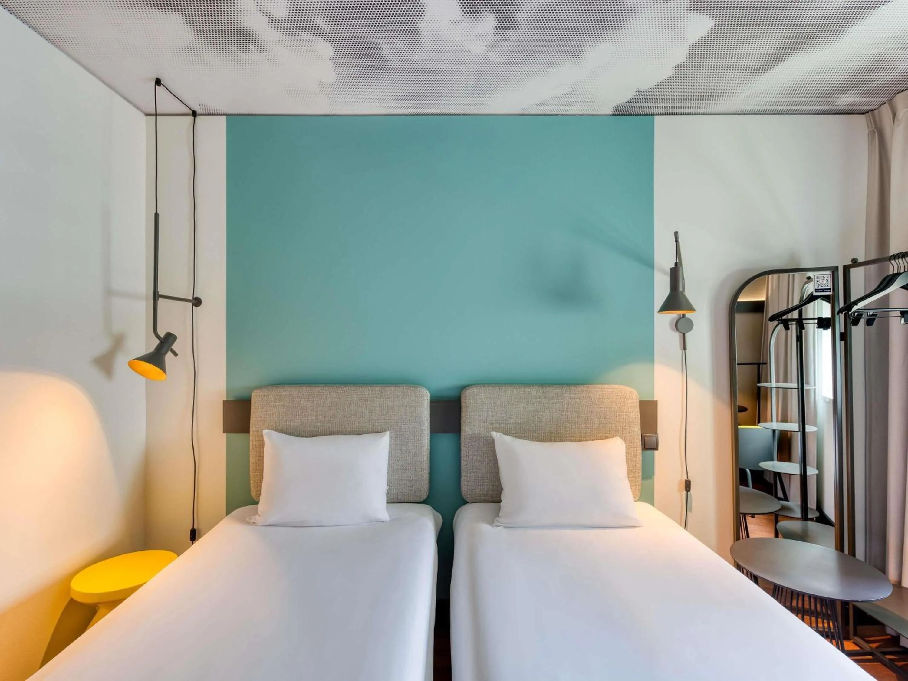 Bedroom, Bed in ibis Berlin Kurfuerstendamm - neu renoviert