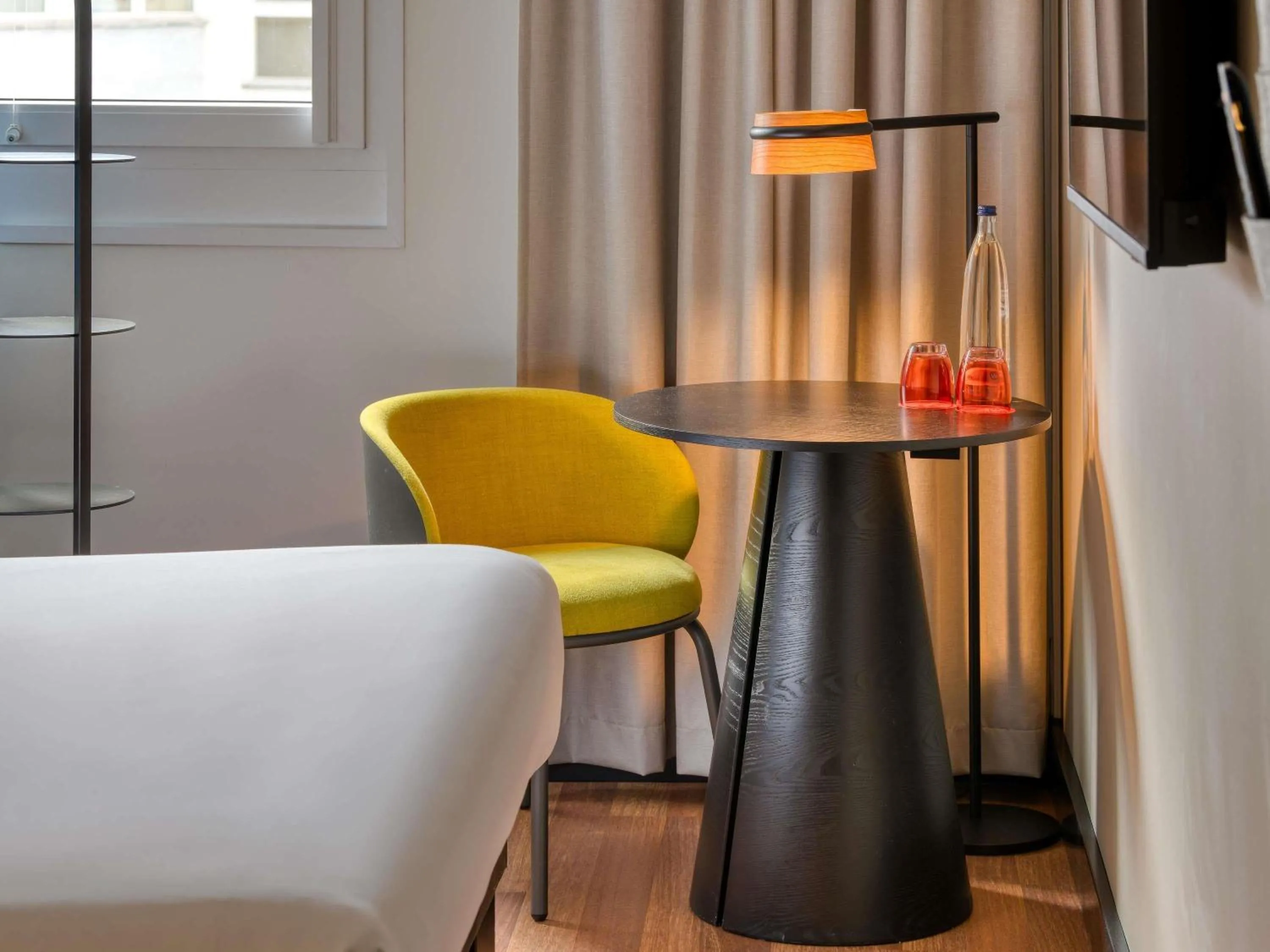 Bedroom, Bed in ibis Berlin Kurfuerstendamm - neu renoviert