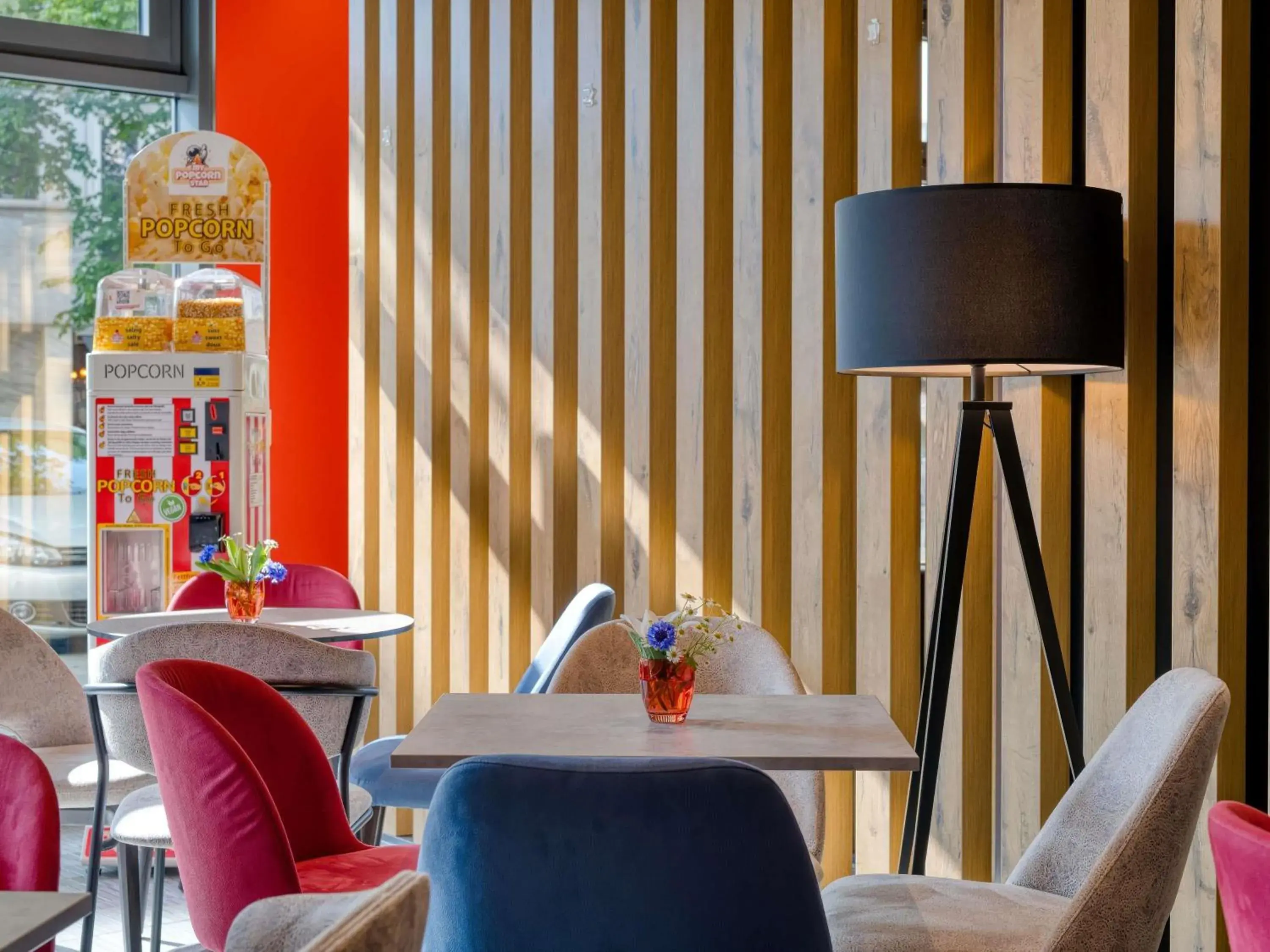 Lounge or bar in ibis Berlin Kurfuerstendamm Lounge or bar in ibis Berlin Kurfuerstendamm