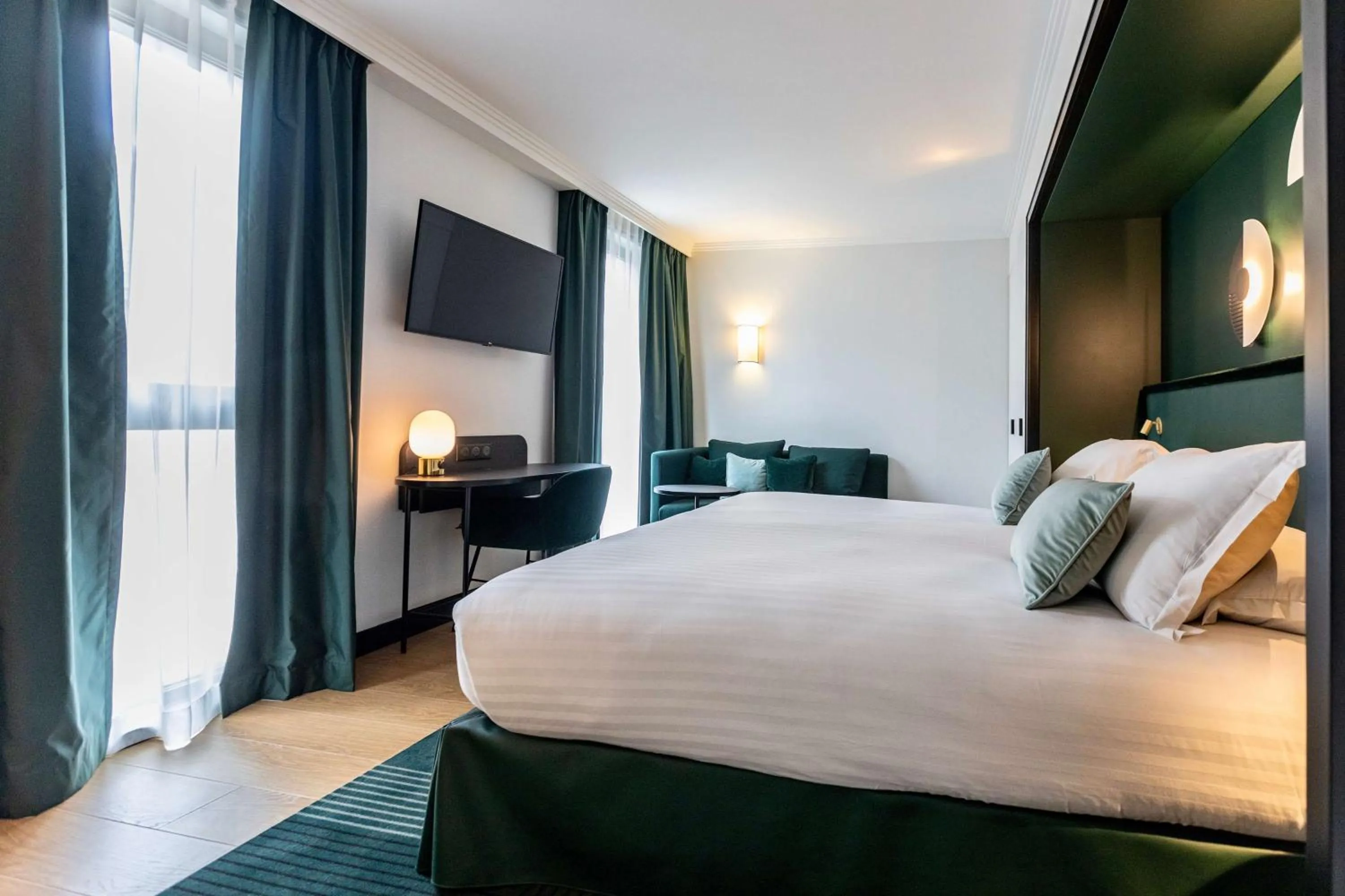 Bedroom, Bed in Best Western Plus Crystal, Hotel,Bar & Spa