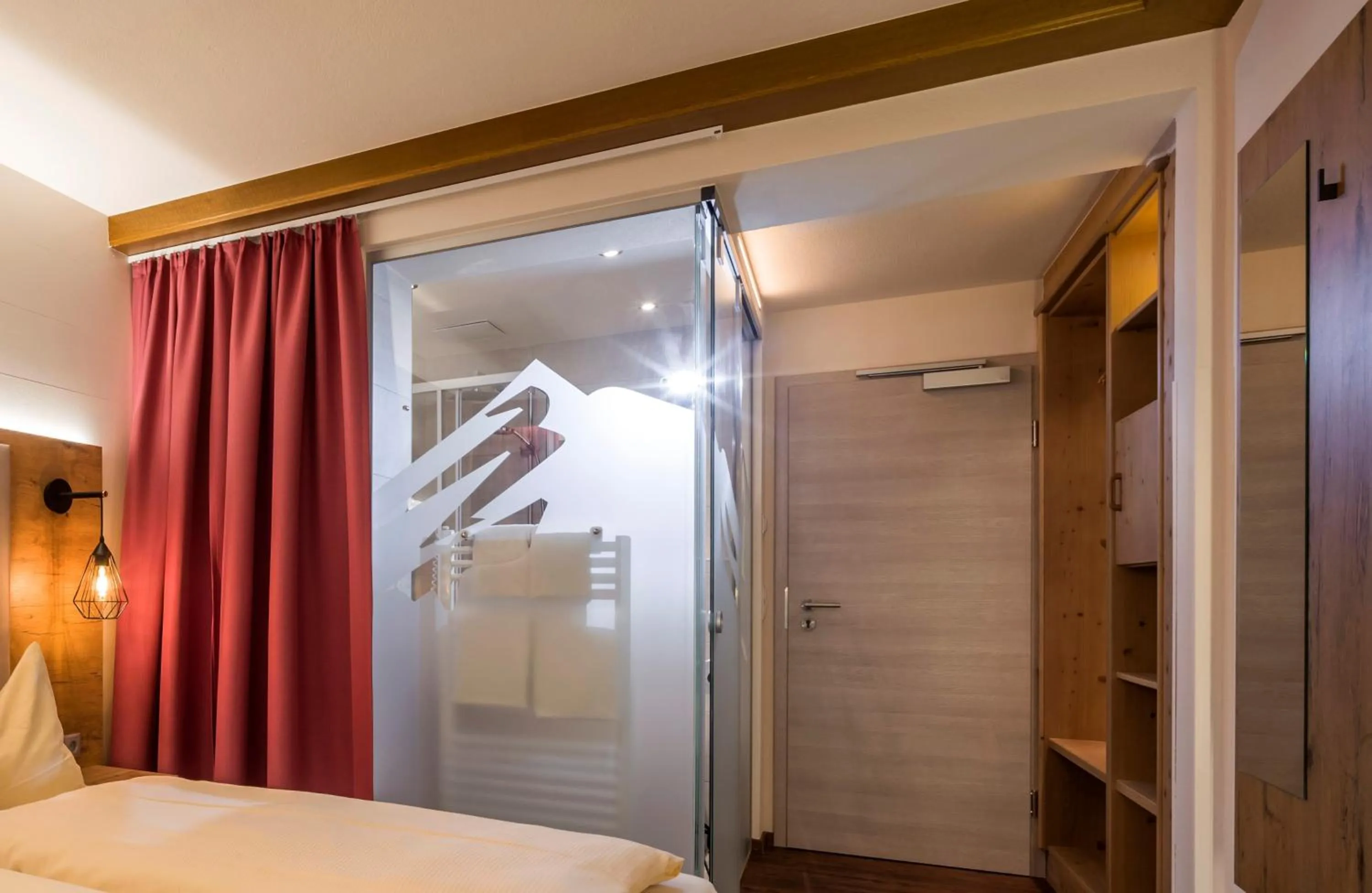 Bathroom, Bed in La Pasta Hotel Restaurant