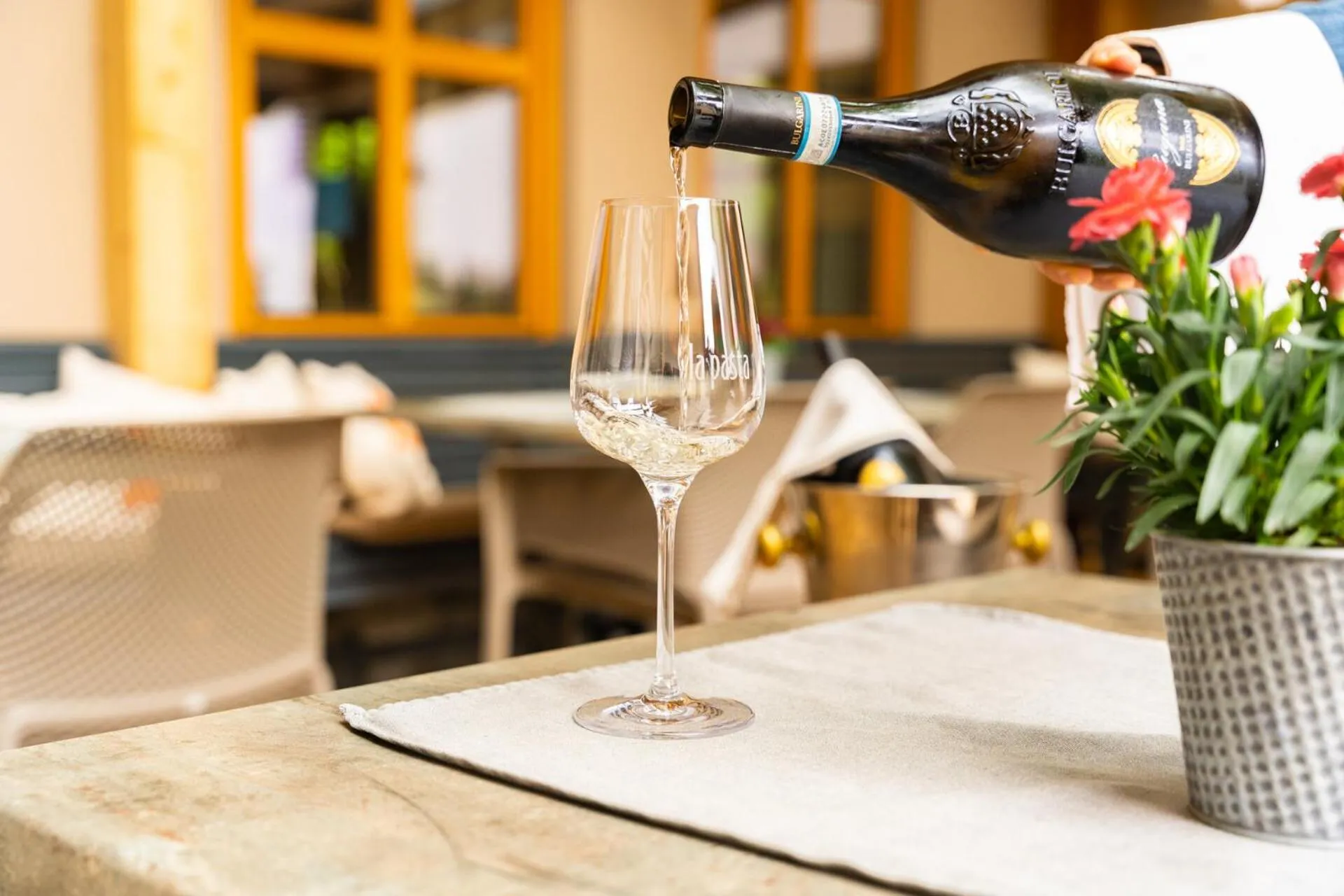 Restaurant/places to eat in La Pasta Hotel Restaurant