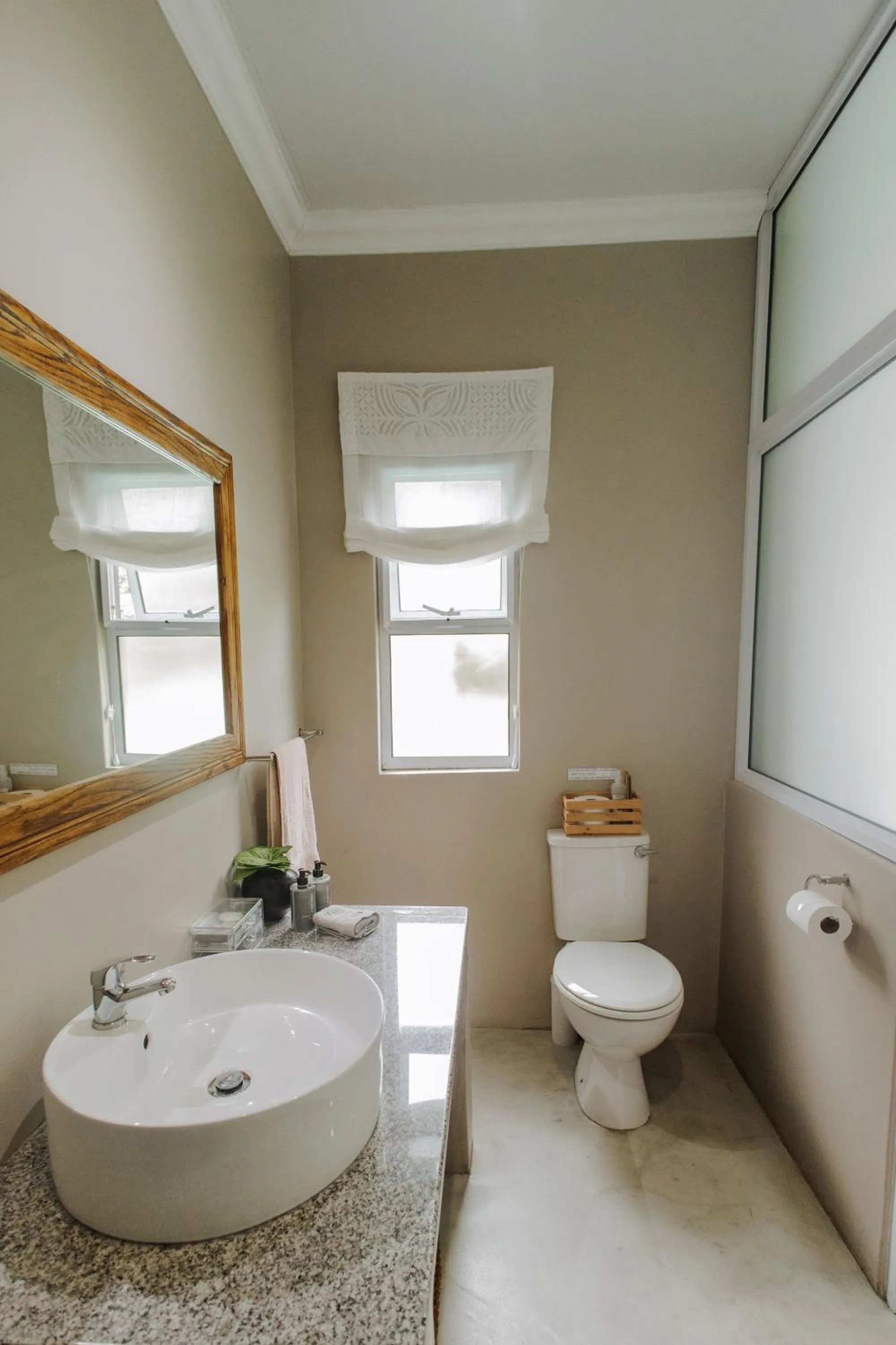 Bathroom in iGwalagwala Guest House