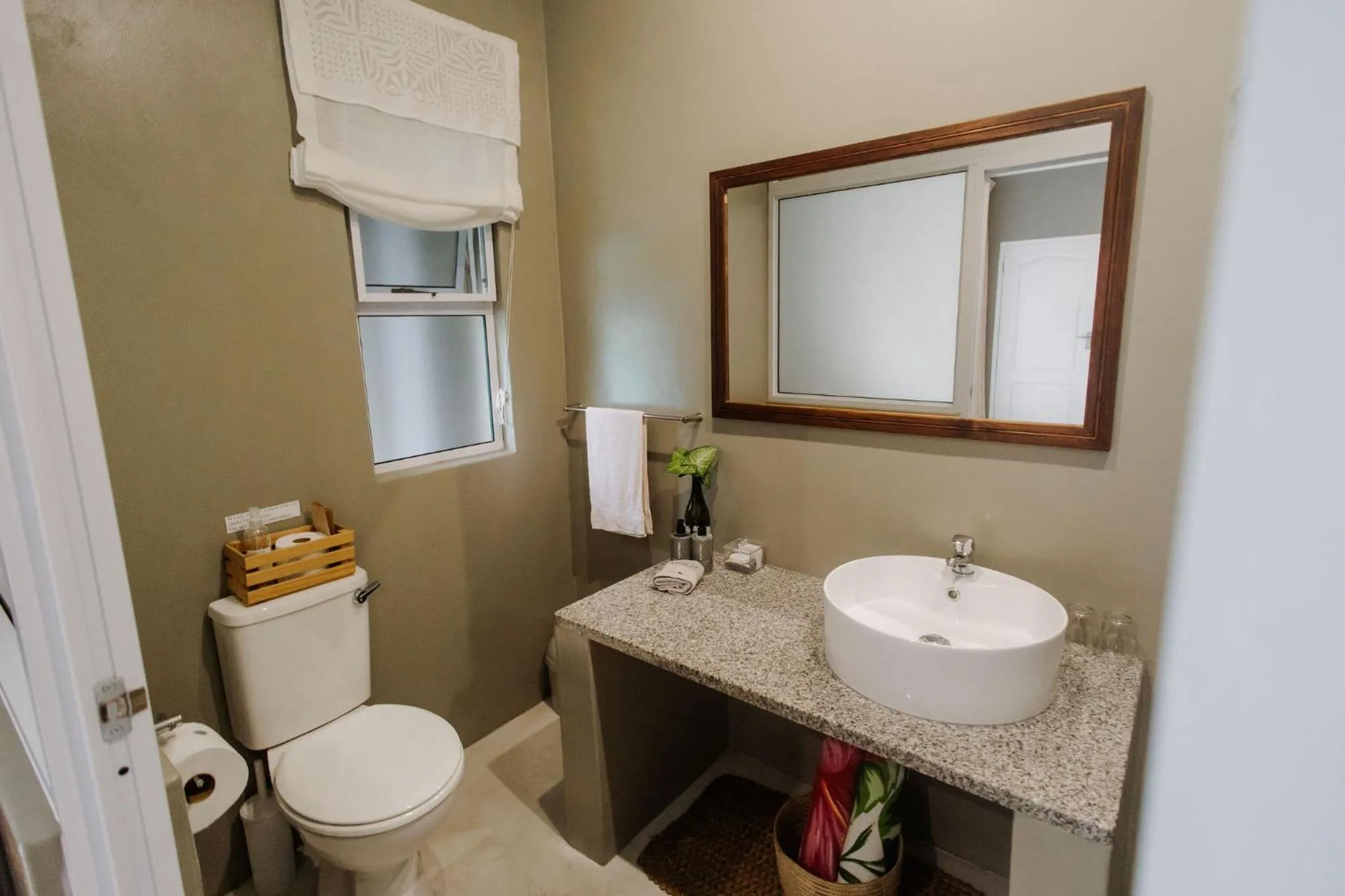 Toilet in iGwalagwala Guest House