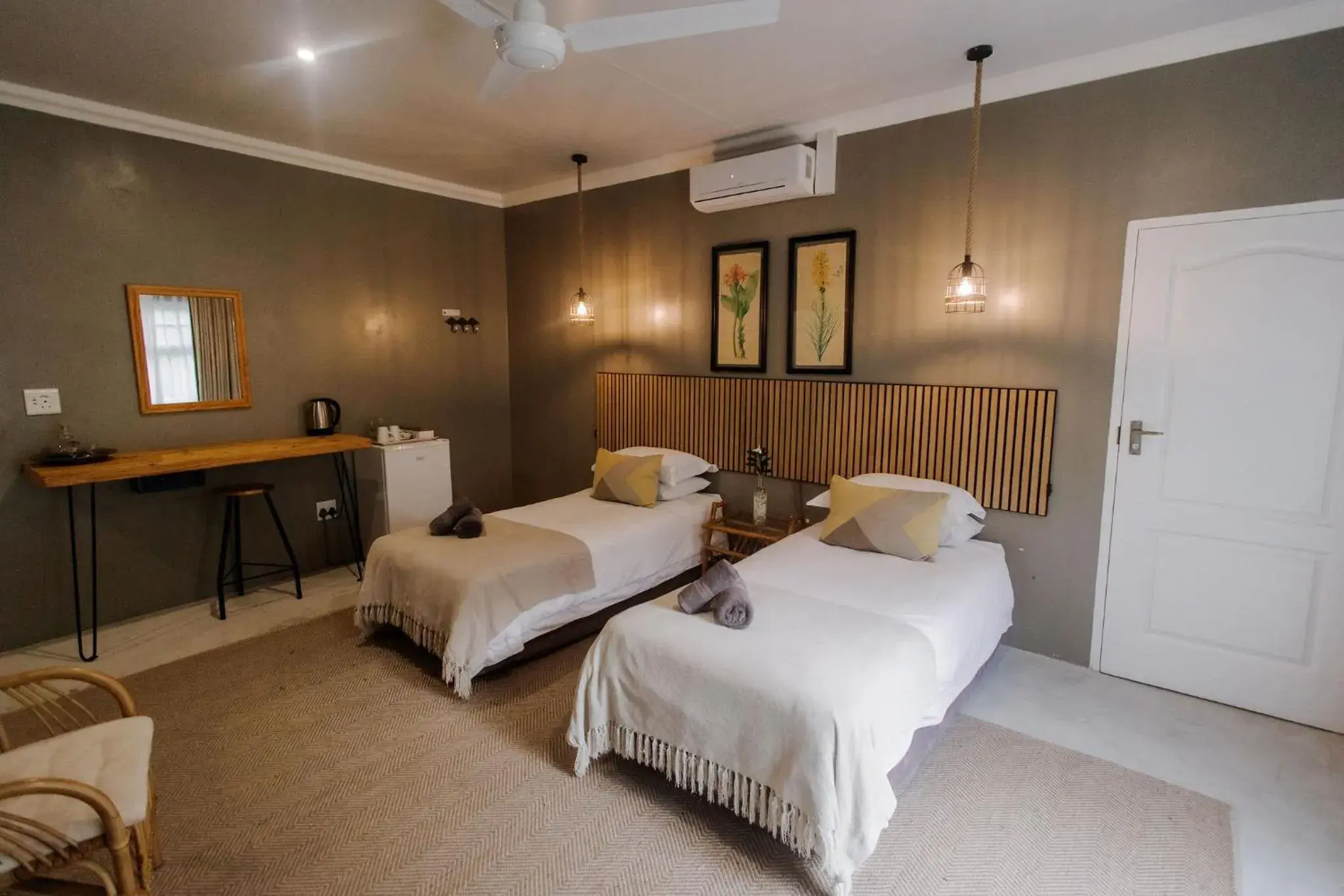 Standard Twin Room with Pool Access - single occupancy in iGwalagwala Guest House Standard Twin Room with Pool Access - single occupancy in iGwalagwala Guest House