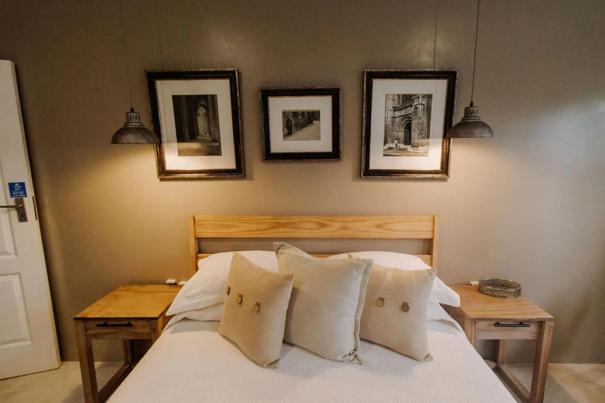 Bed in iGwalagwala Guest House