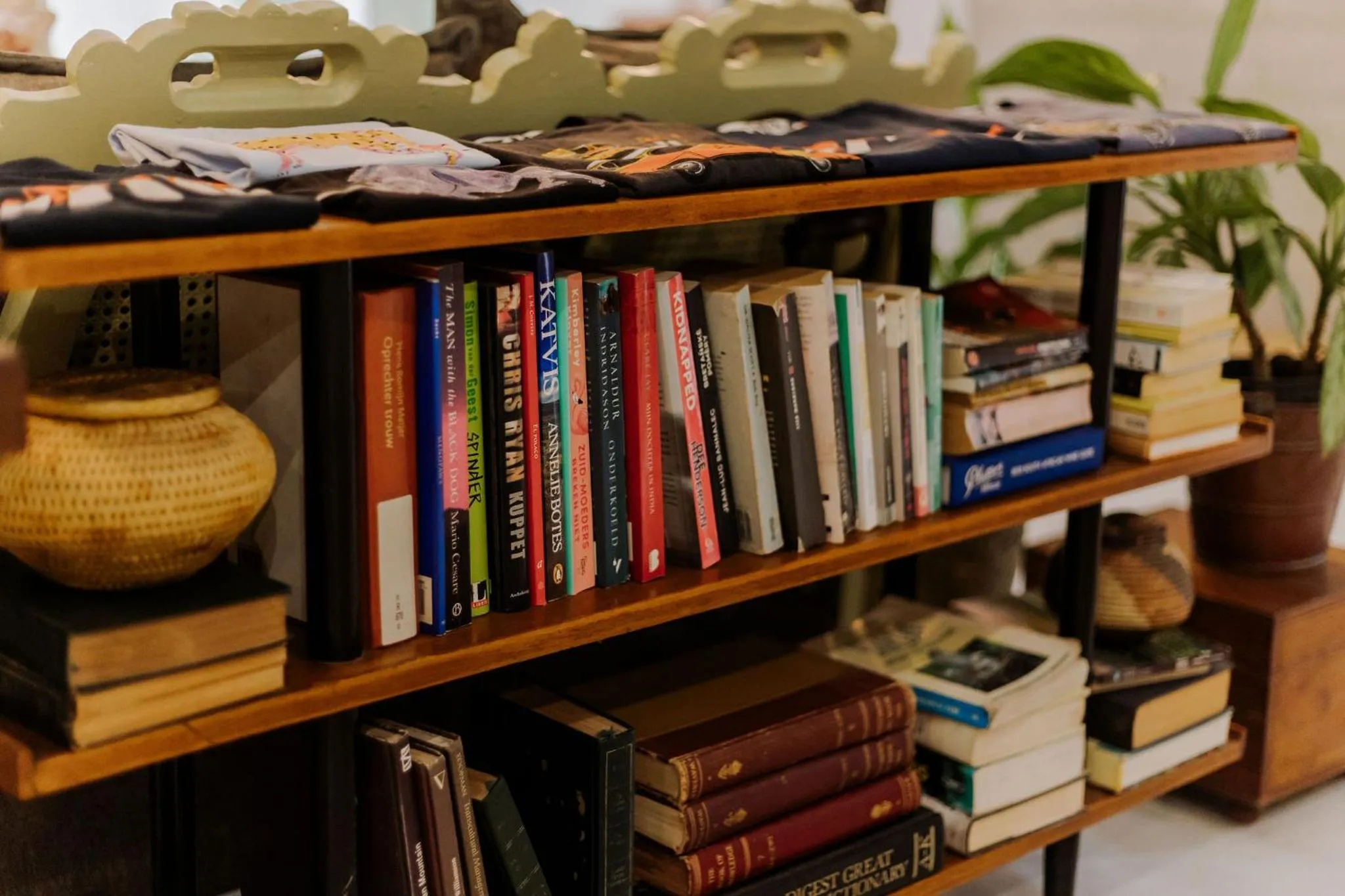 Library in iGwalagwala Guest House