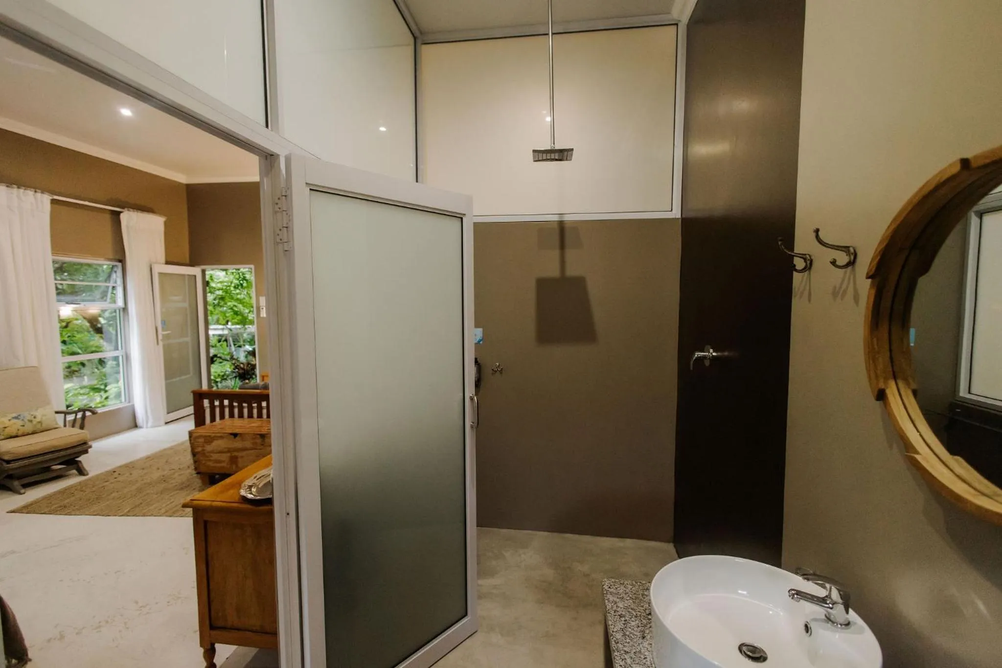 Shower in iGwalagwala Guest House