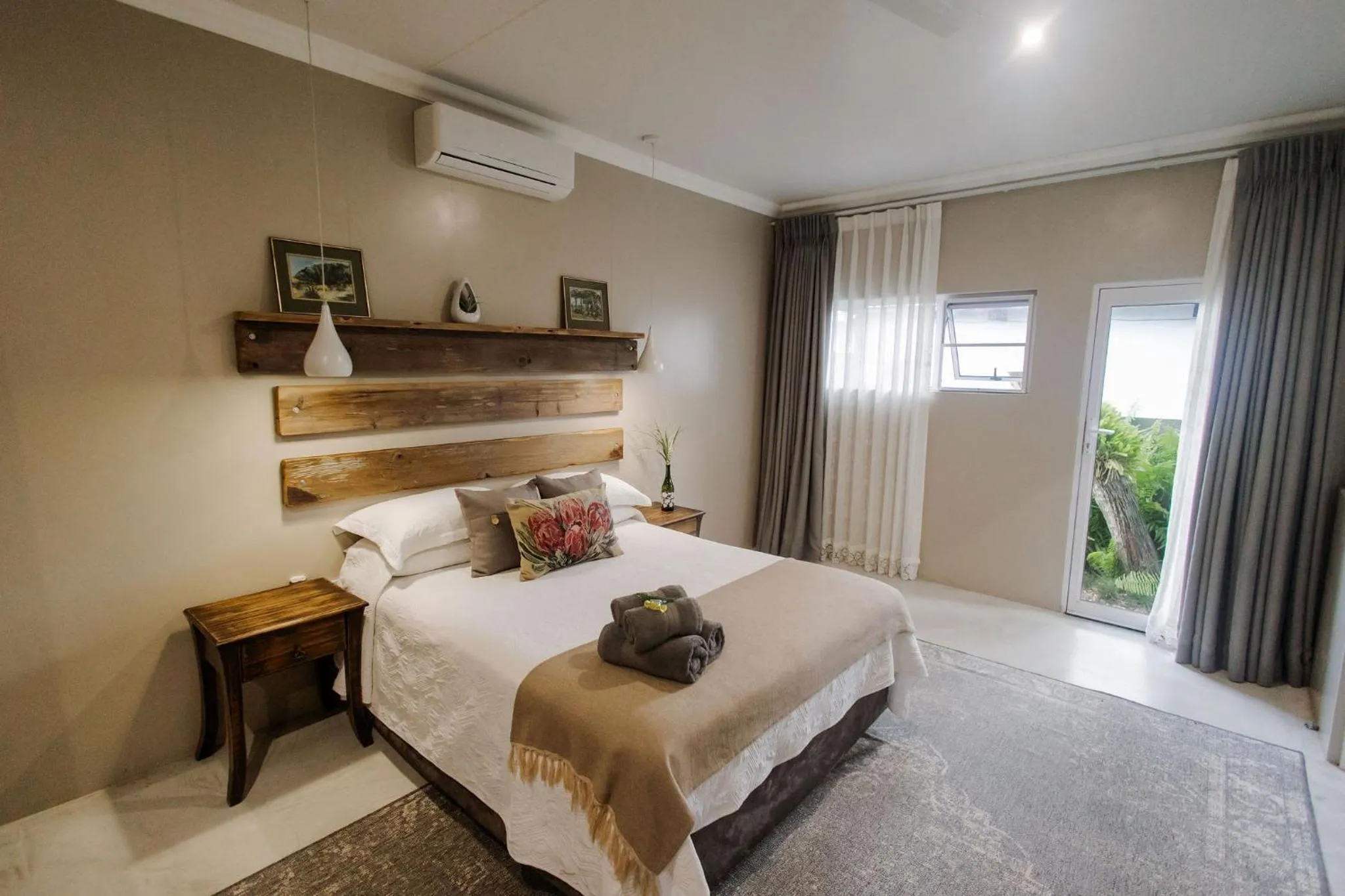 Bedroom, Bed in iGwalagwala Guest House