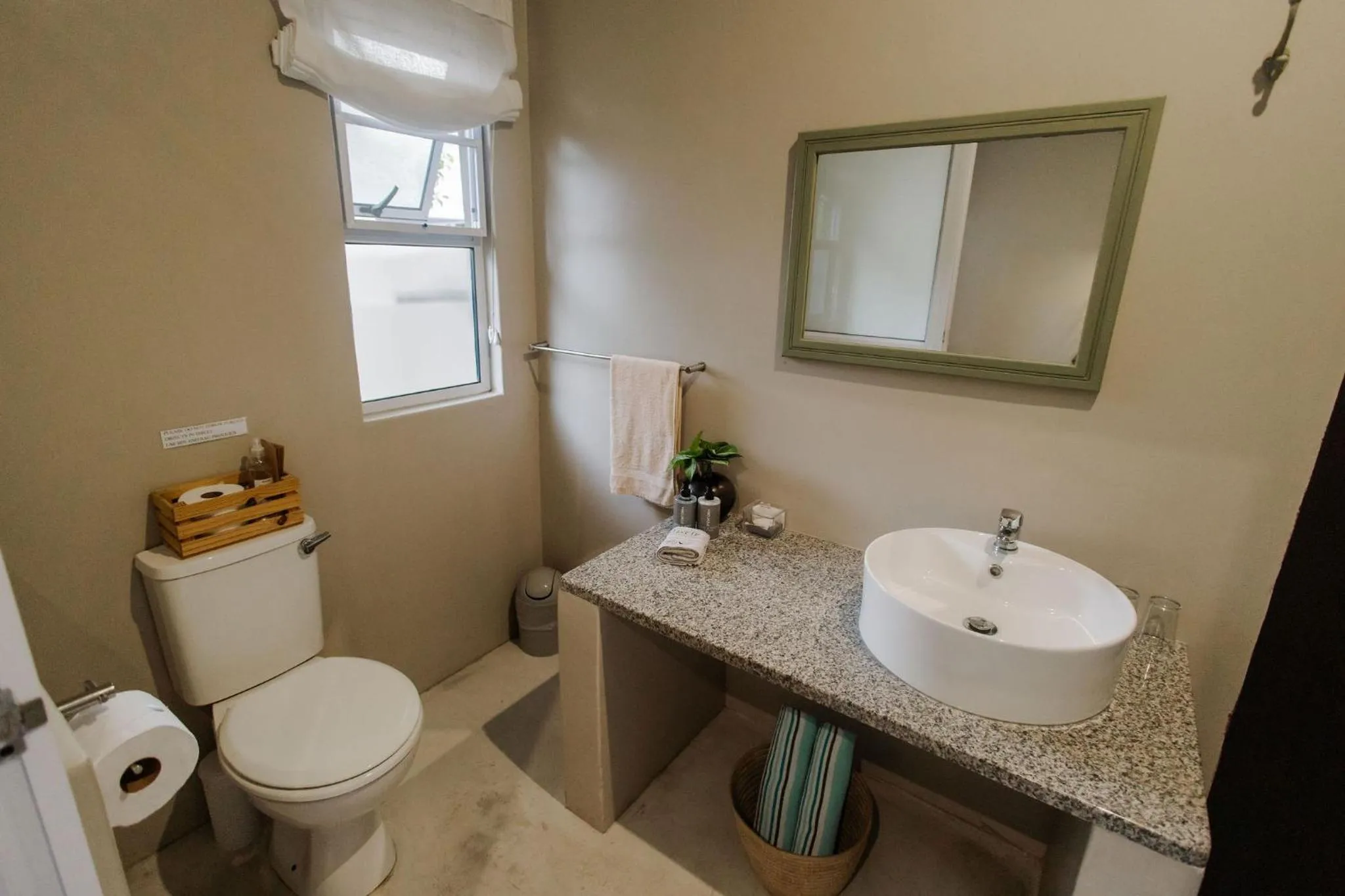 Toilet in iGwalagwala Guest House