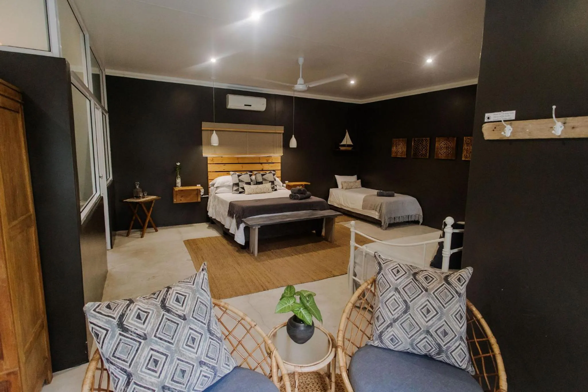 Bedroom, Bed in iGwalagwala Guest House