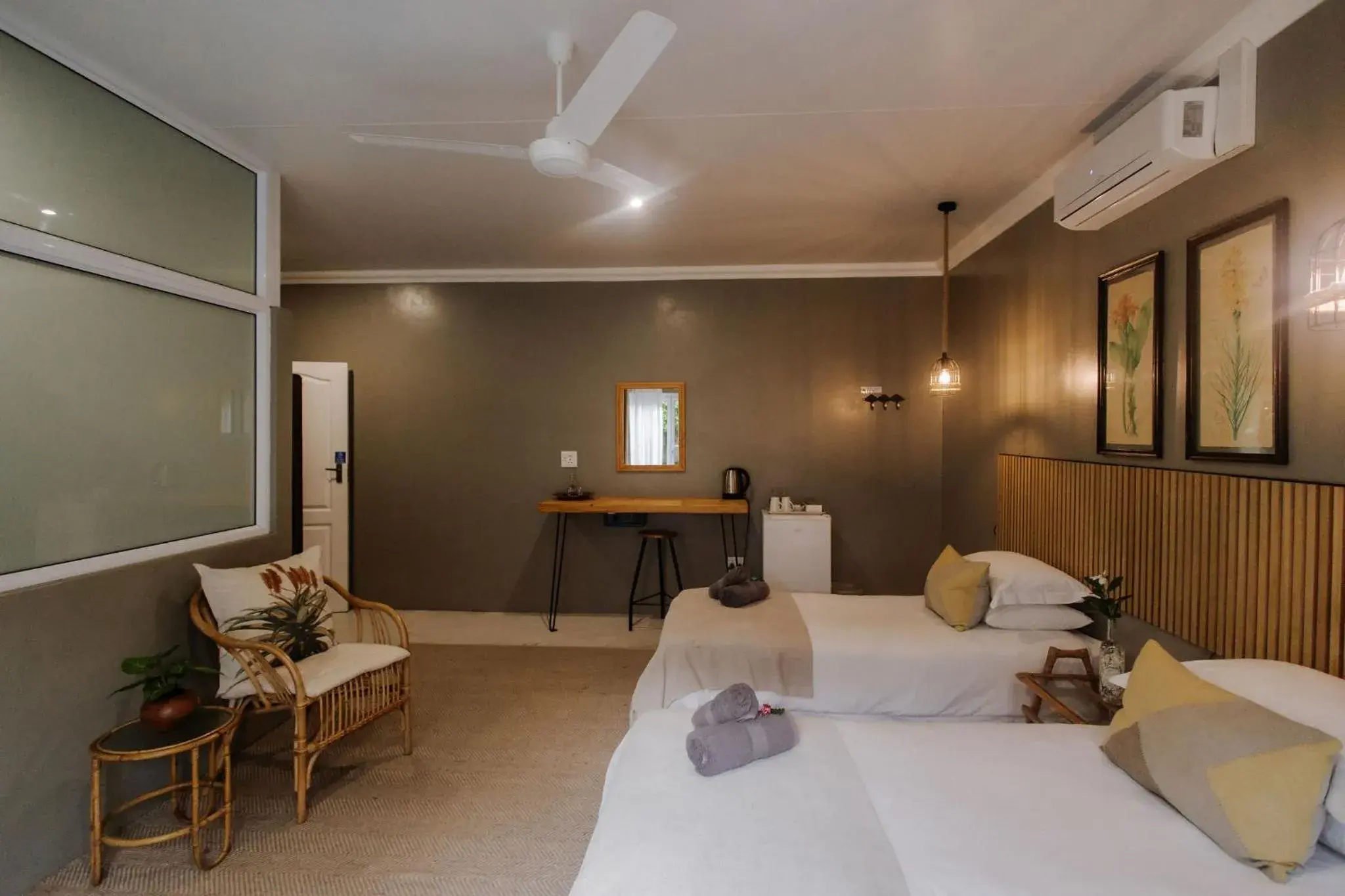 Standard Twin Room with Pool Access - single occupancy in iGwalagwala Guest House Standard Twin Room with Pool Access - single occupancy in iGwalagwala Guest House