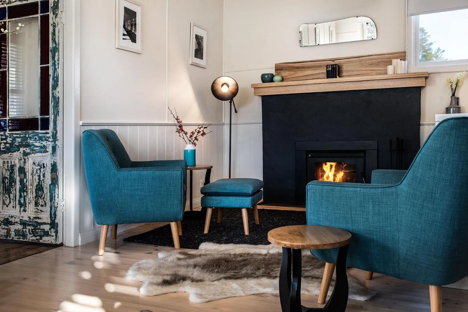 Living room in Table Hill Cottage - dog friendly retreat