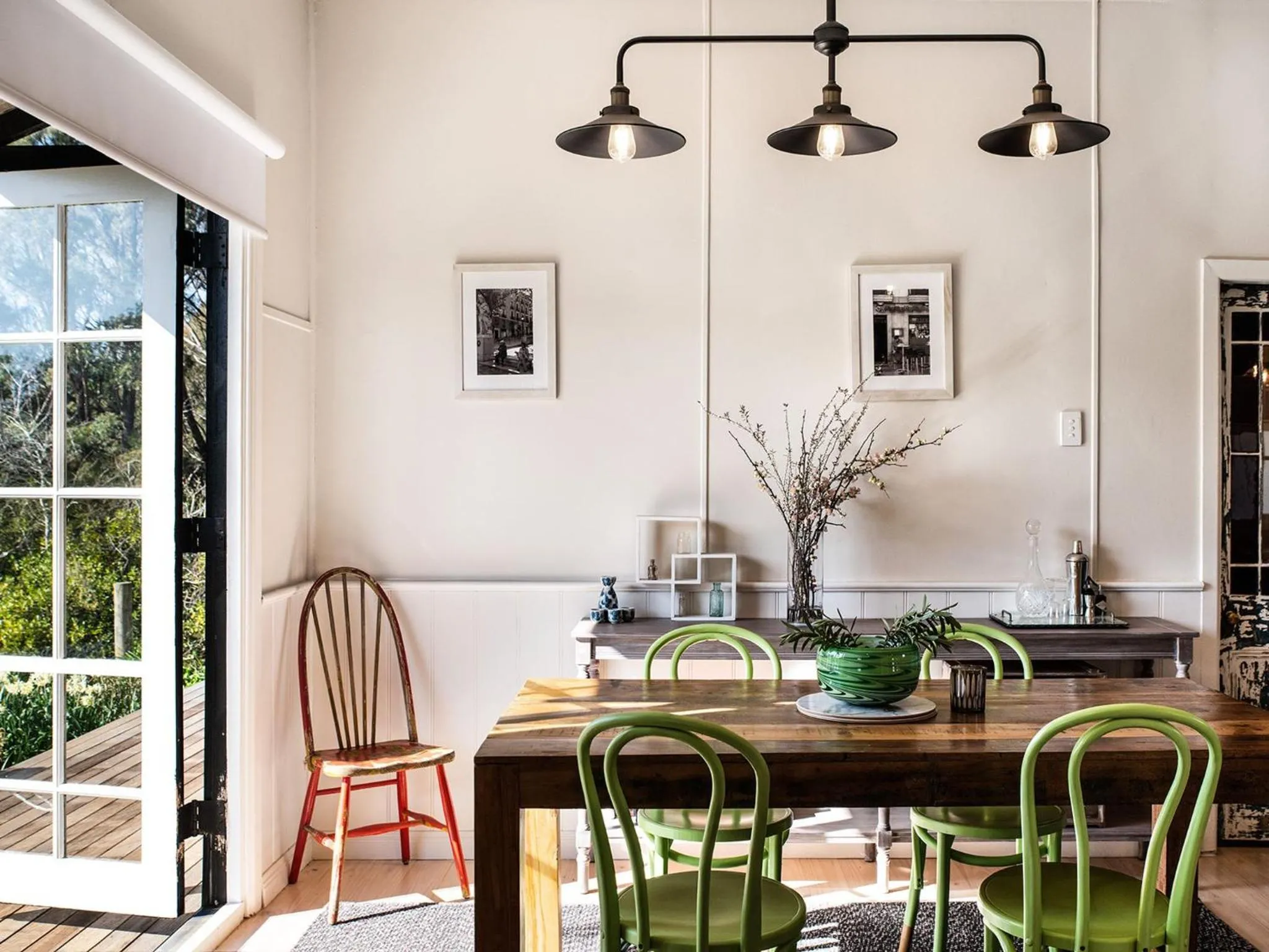 Seating area in Table Hill Cottage - dog friendly retreat