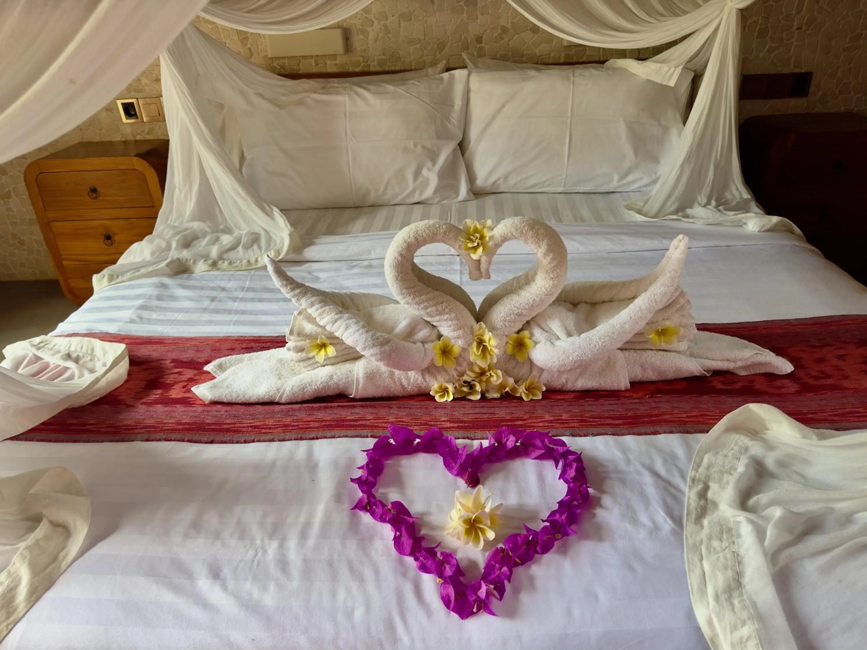 Bed in Jungle Paradise