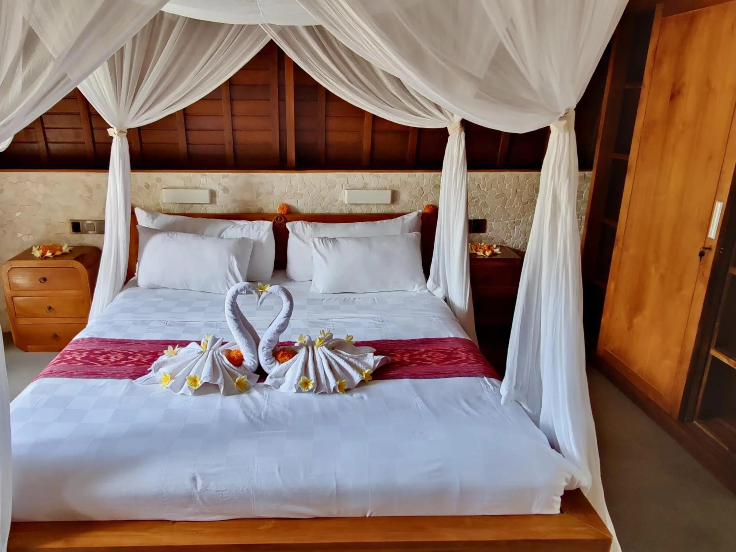 Bed in Jungle Paradise