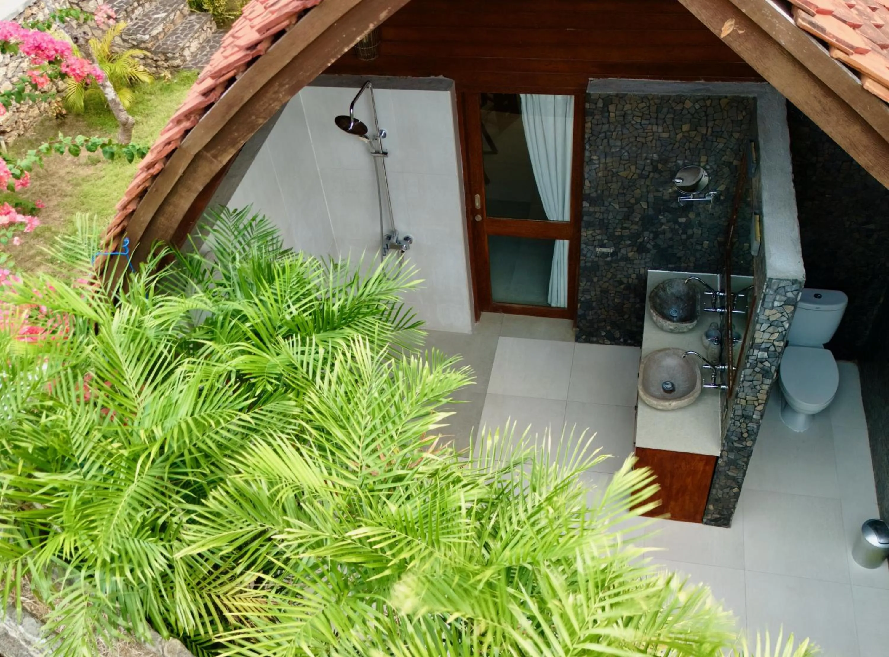 Bathroom in Jungle Paradise