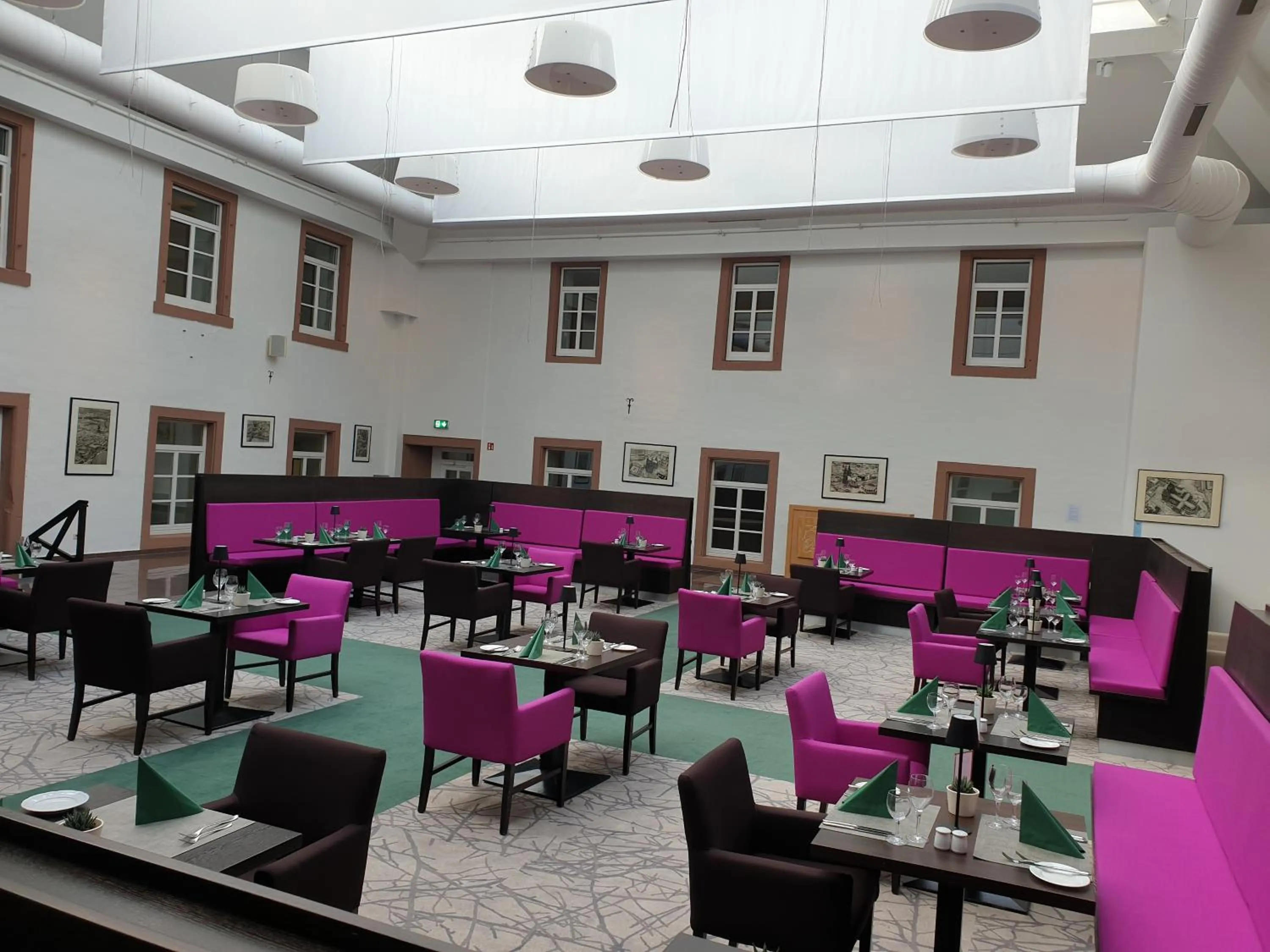 Restaurant/places to eat in EIFELkrimihotel