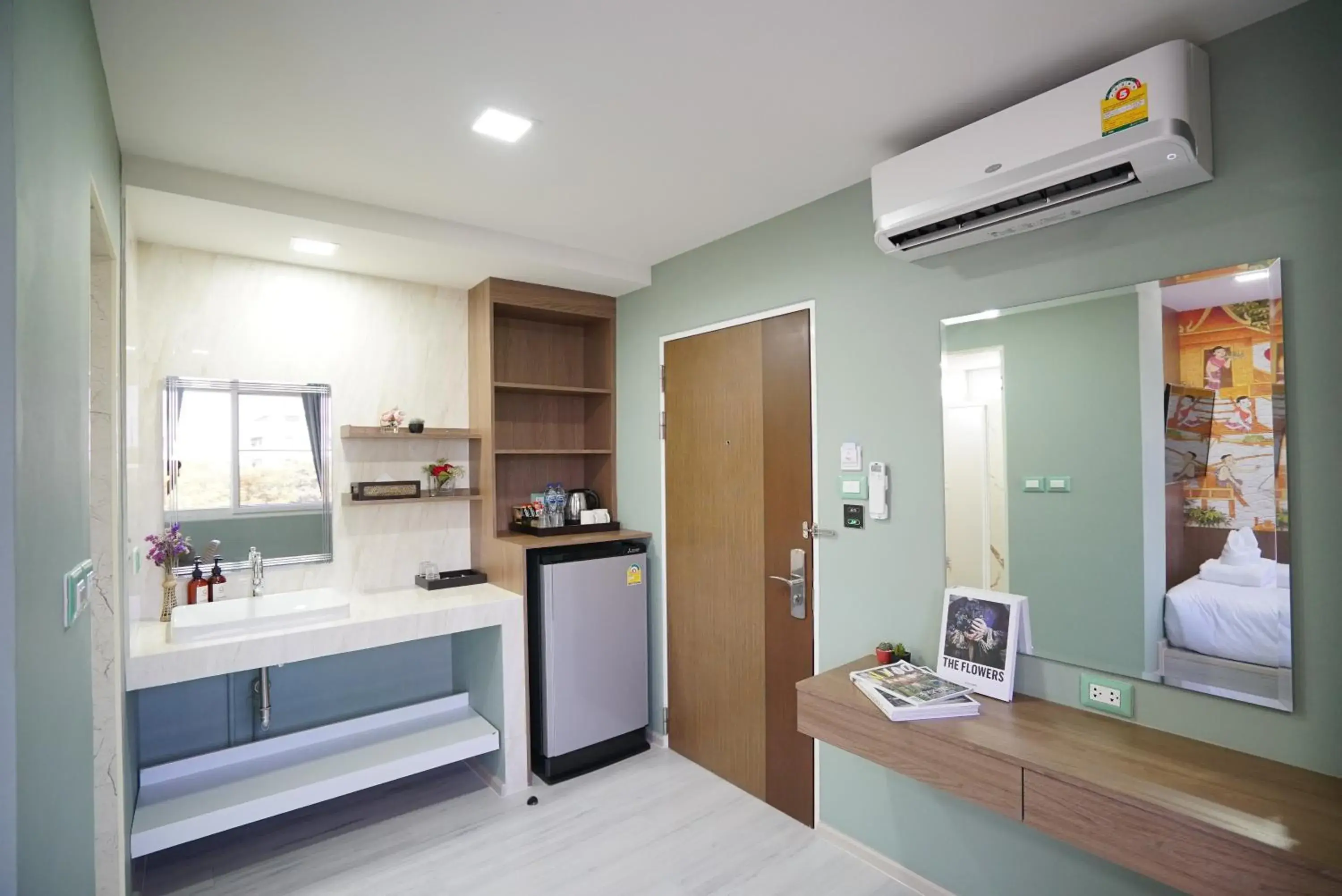 Photo of the whole room, Bed in The Qube fifty Hotel Photo of the whole room, Bed in The Qube fifty Hotel