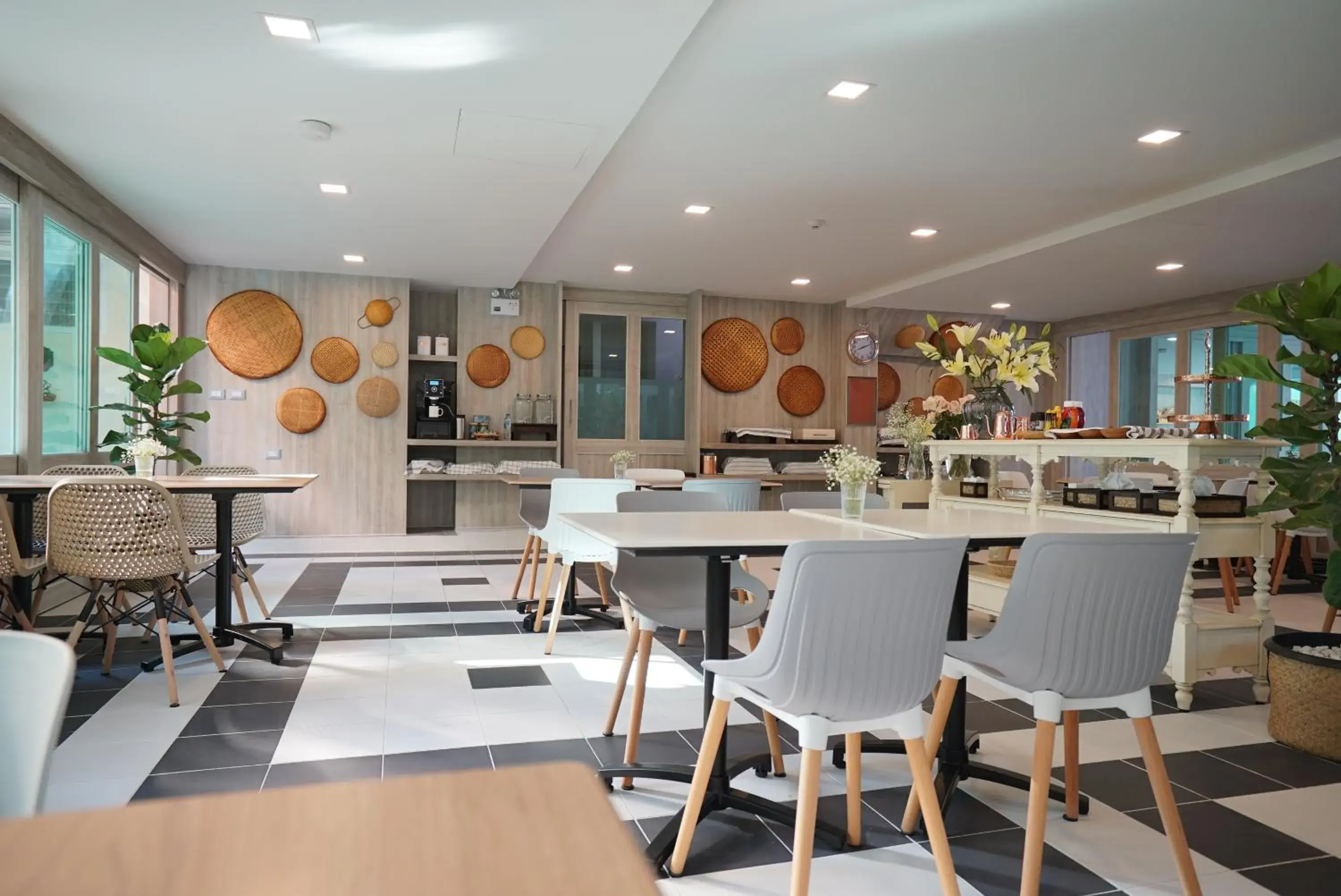 Restaurant/places to eat in The Qube fifty Hotel Restaurant/places to eat in The Qube fifty Hotel