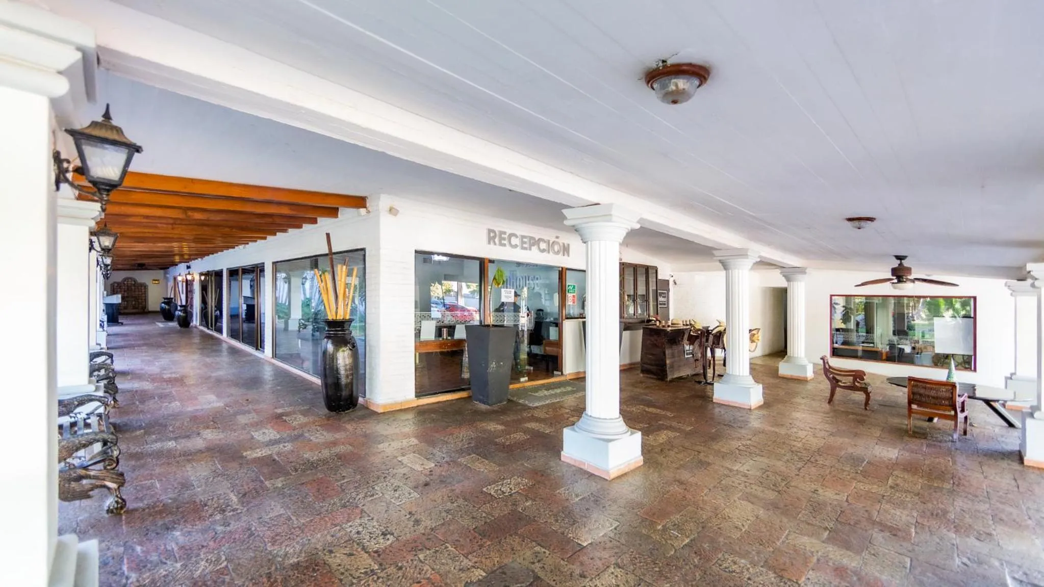 Lobby or reception in InHouse Select Hacienda Tres Rios Hotel Culiacán