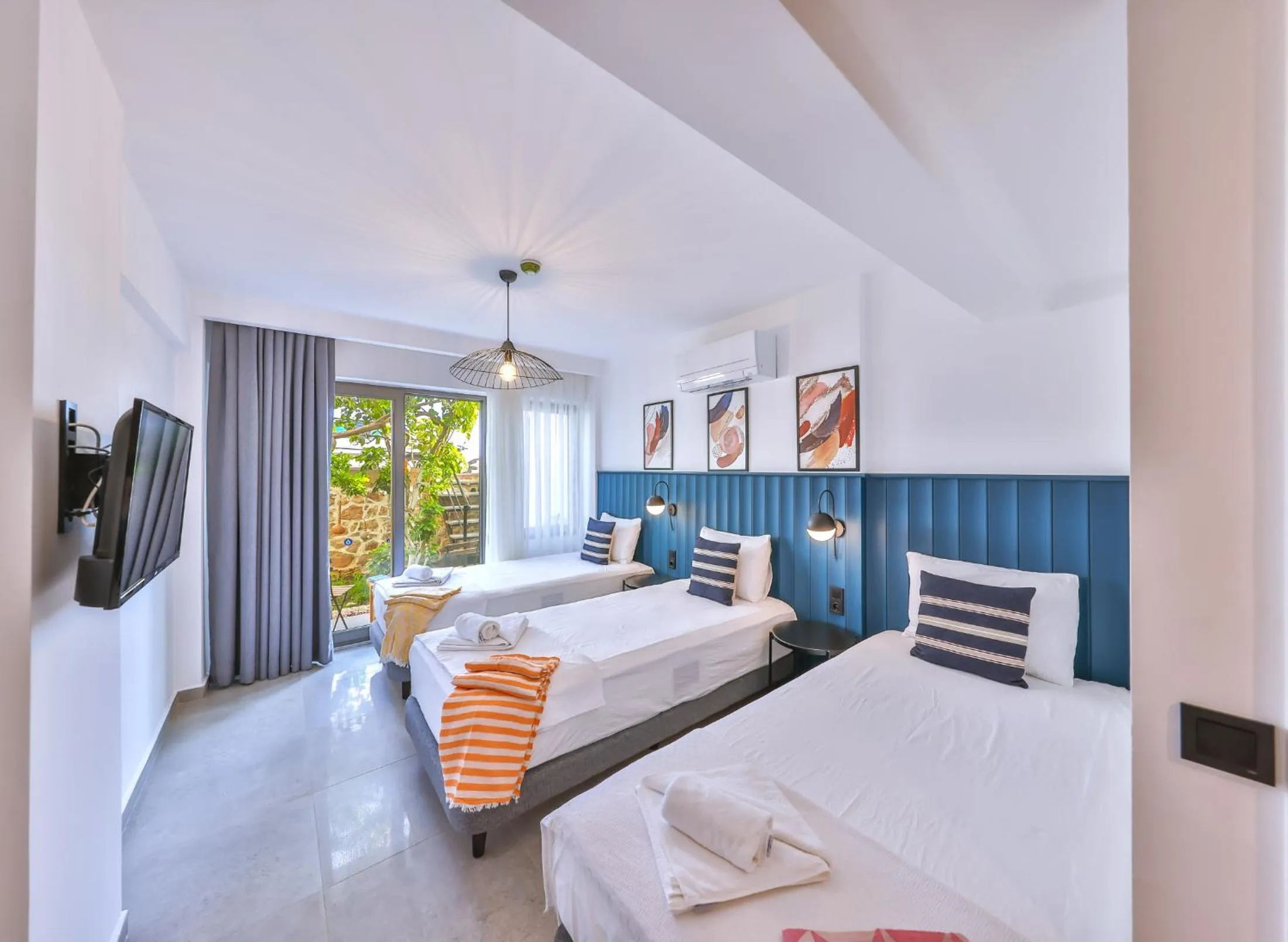 Photo of the whole room, Bed in Aphrodite Hotel Kaş