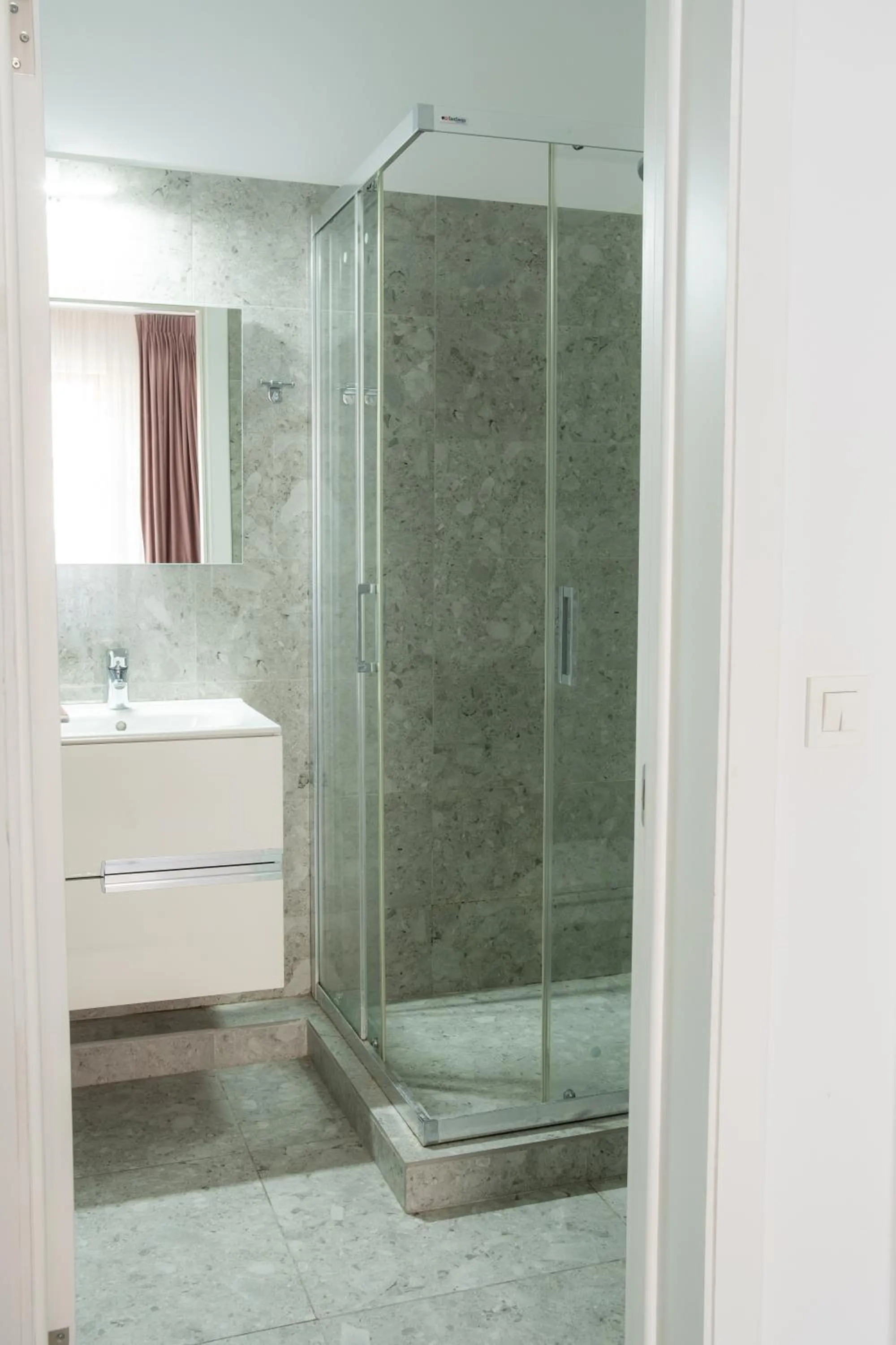 Shower in Hotel Marabella